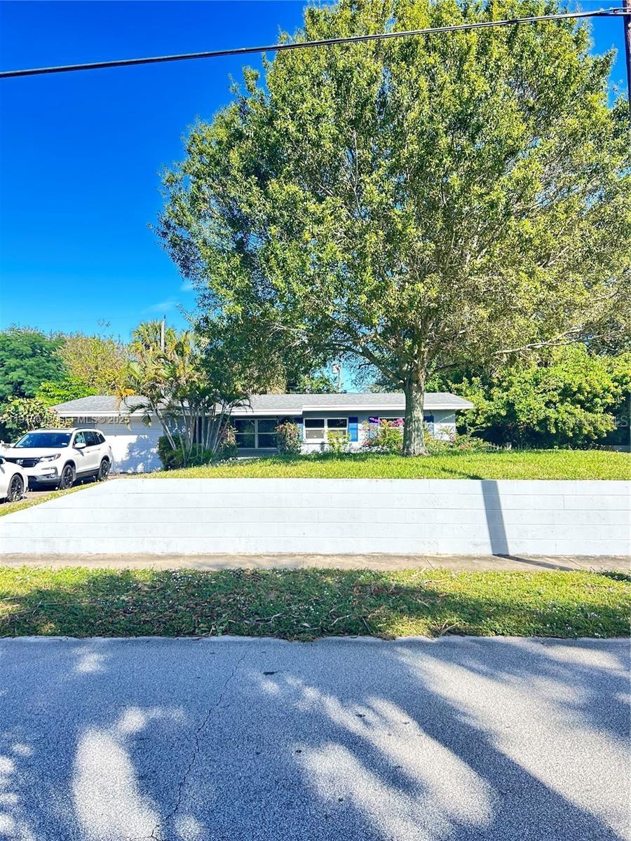 Short Sale. A wonderful, started home 3 bedrooms, 2 baths, brand new kitchen cabinets with new appliances. Spacious back yard room for a pool if desired. Enough space for 2 to 3 vehicles driveway. A single garage for extra storage space. 5-minute walk to the river road, 10 minutes from Coco village. 25 minutes' away from Kennedy space center and the cruise port.