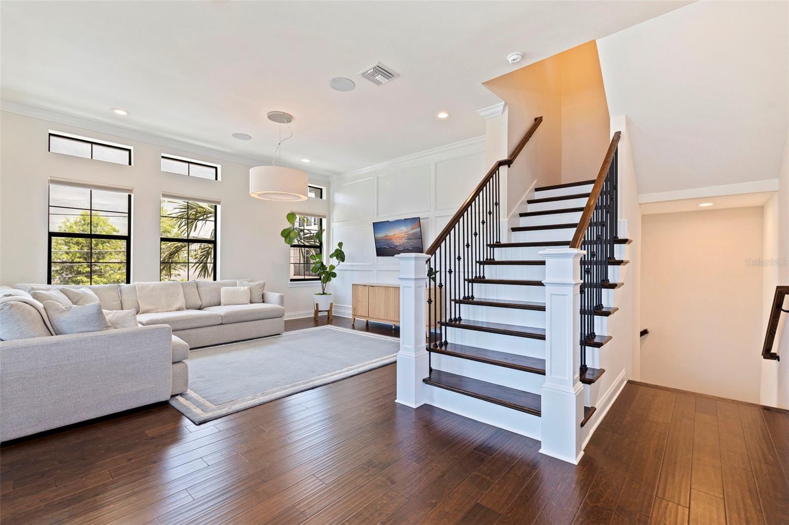 UPTOWN CRESCENT LAKE - Residential