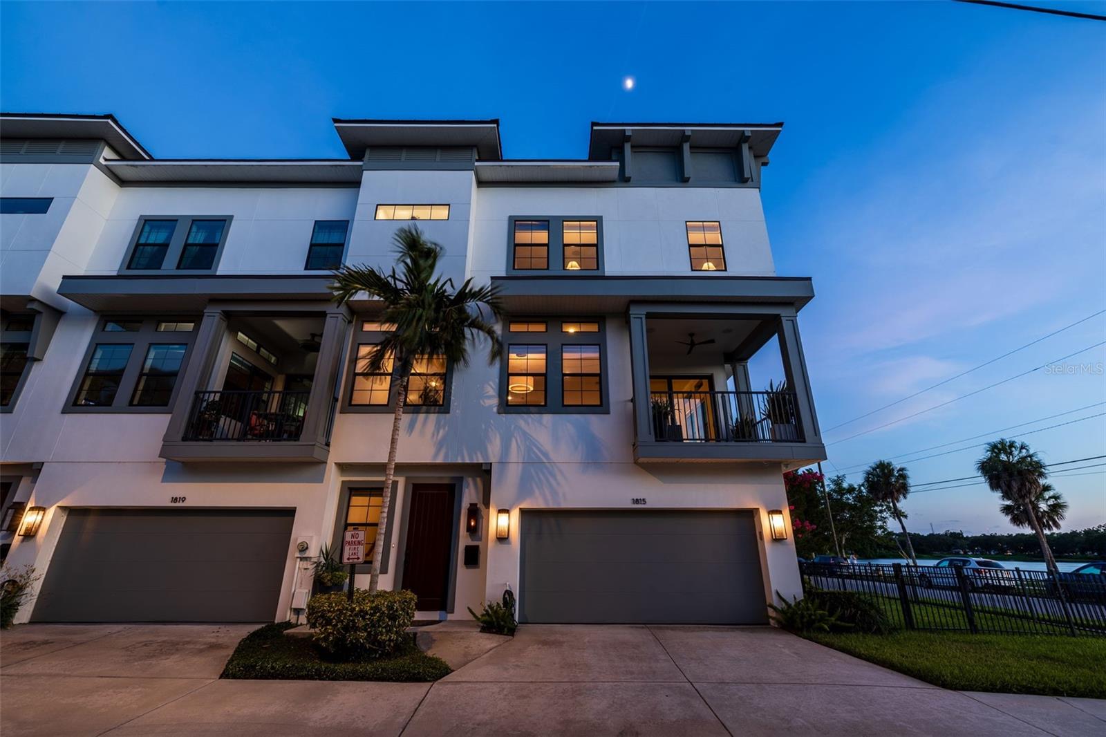 UPTOWN CRESCENT LAKE - Residential