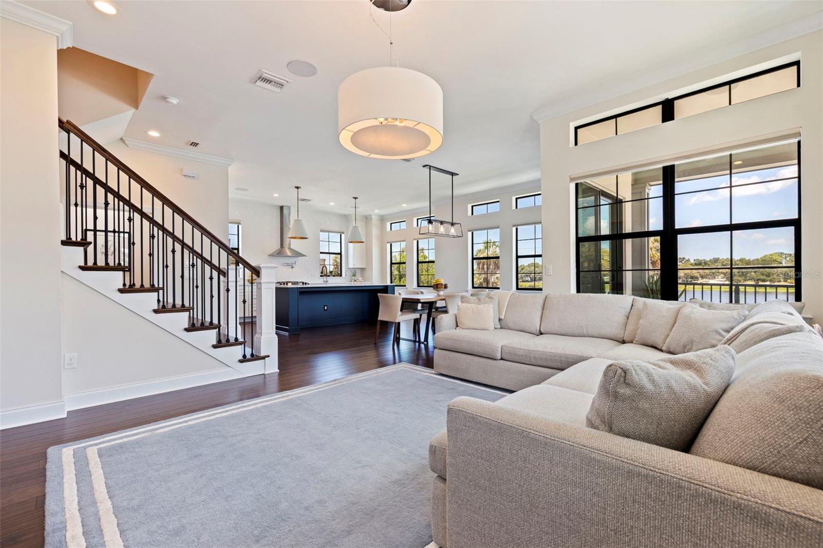 UPTOWN CRESCENT LAKE - Residential