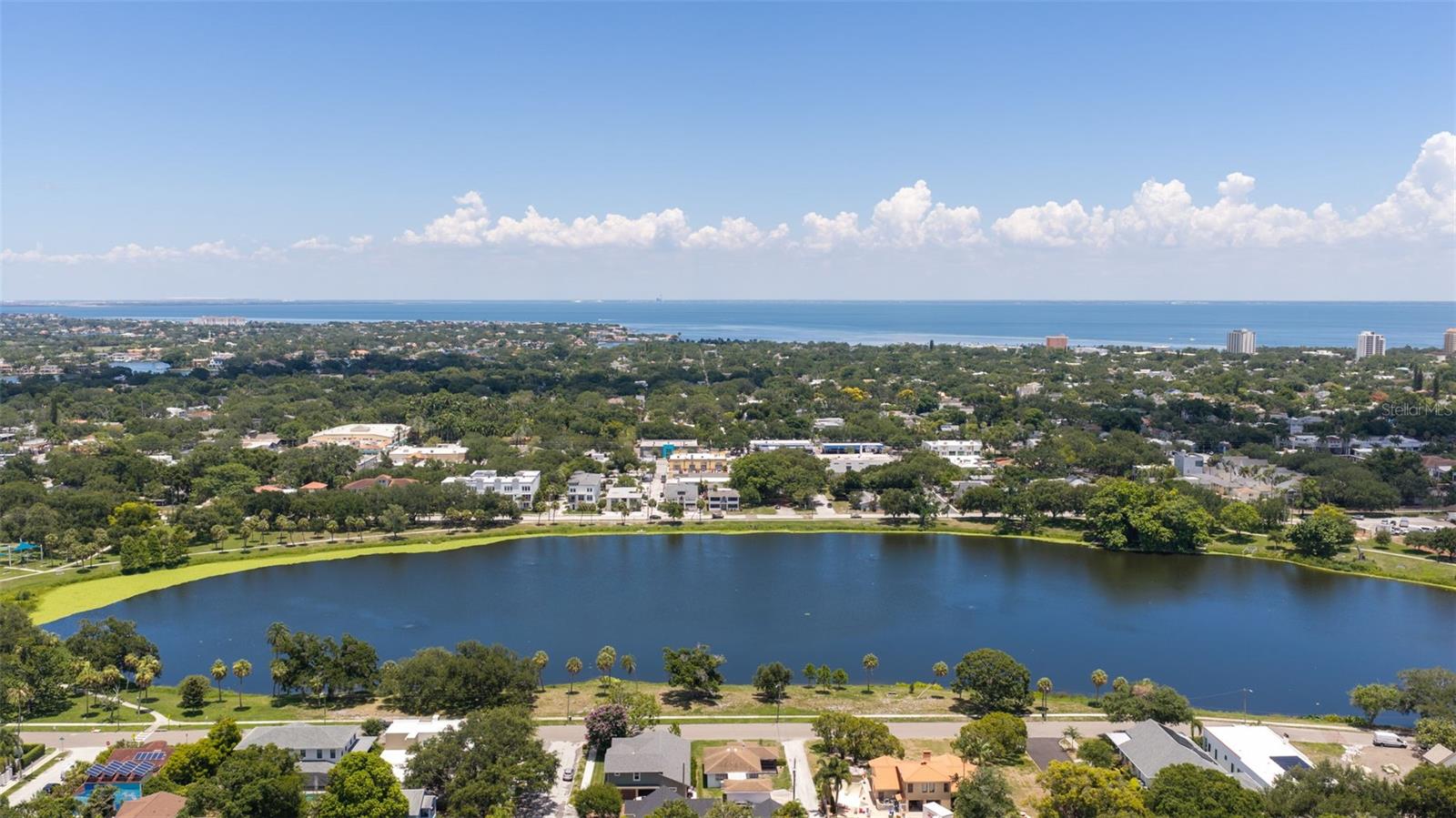 UPTOWN CRESCENT LAKE - Residential