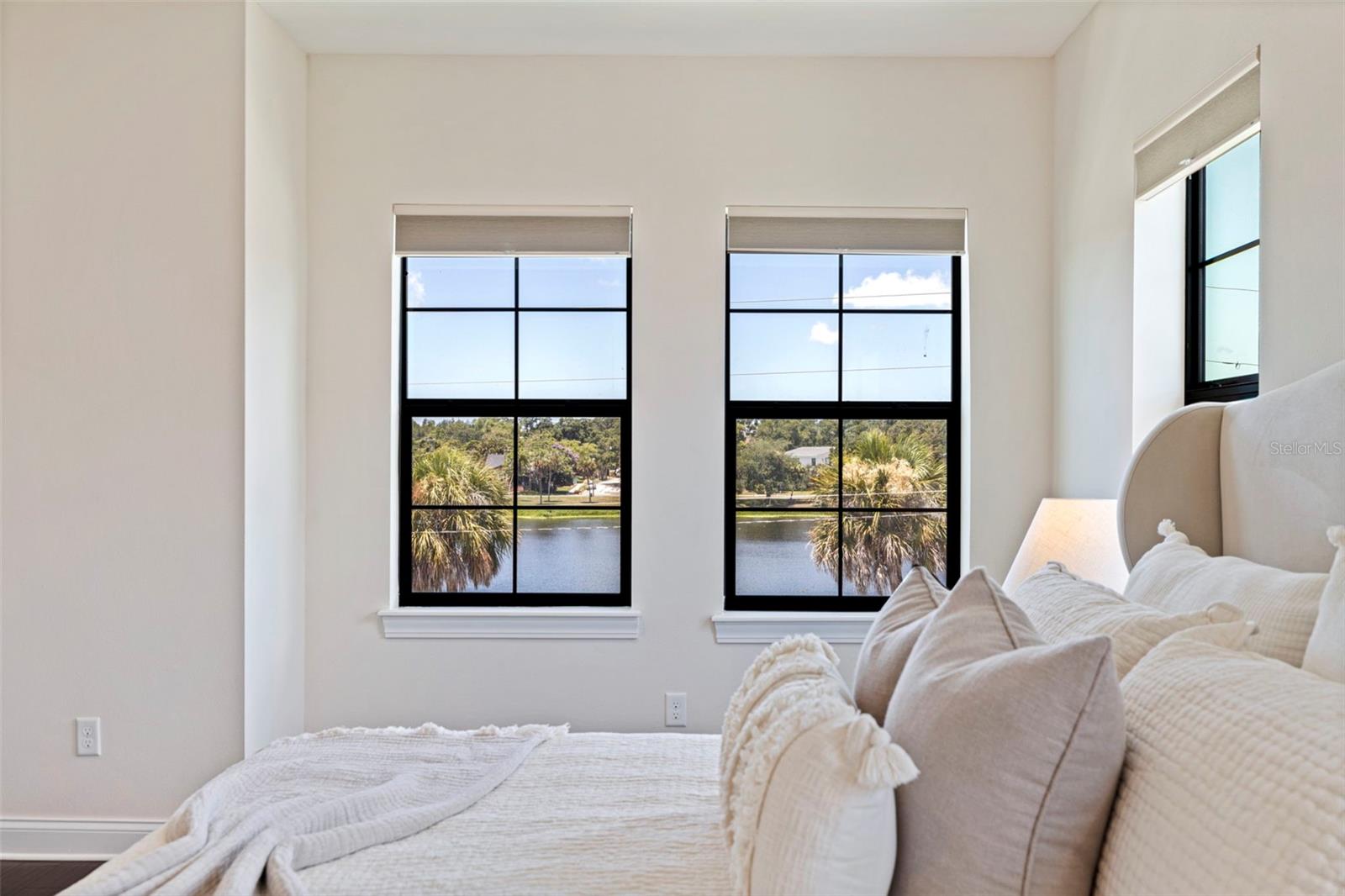 UPTOWN CRESCENT LAKE - Residential