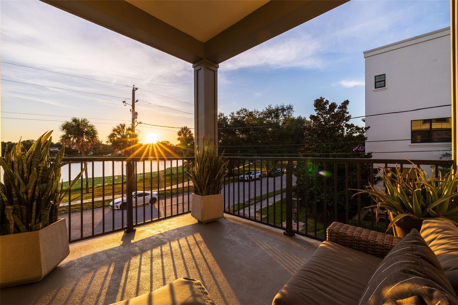 UPTOWN CRESCENT LAKE - Residential