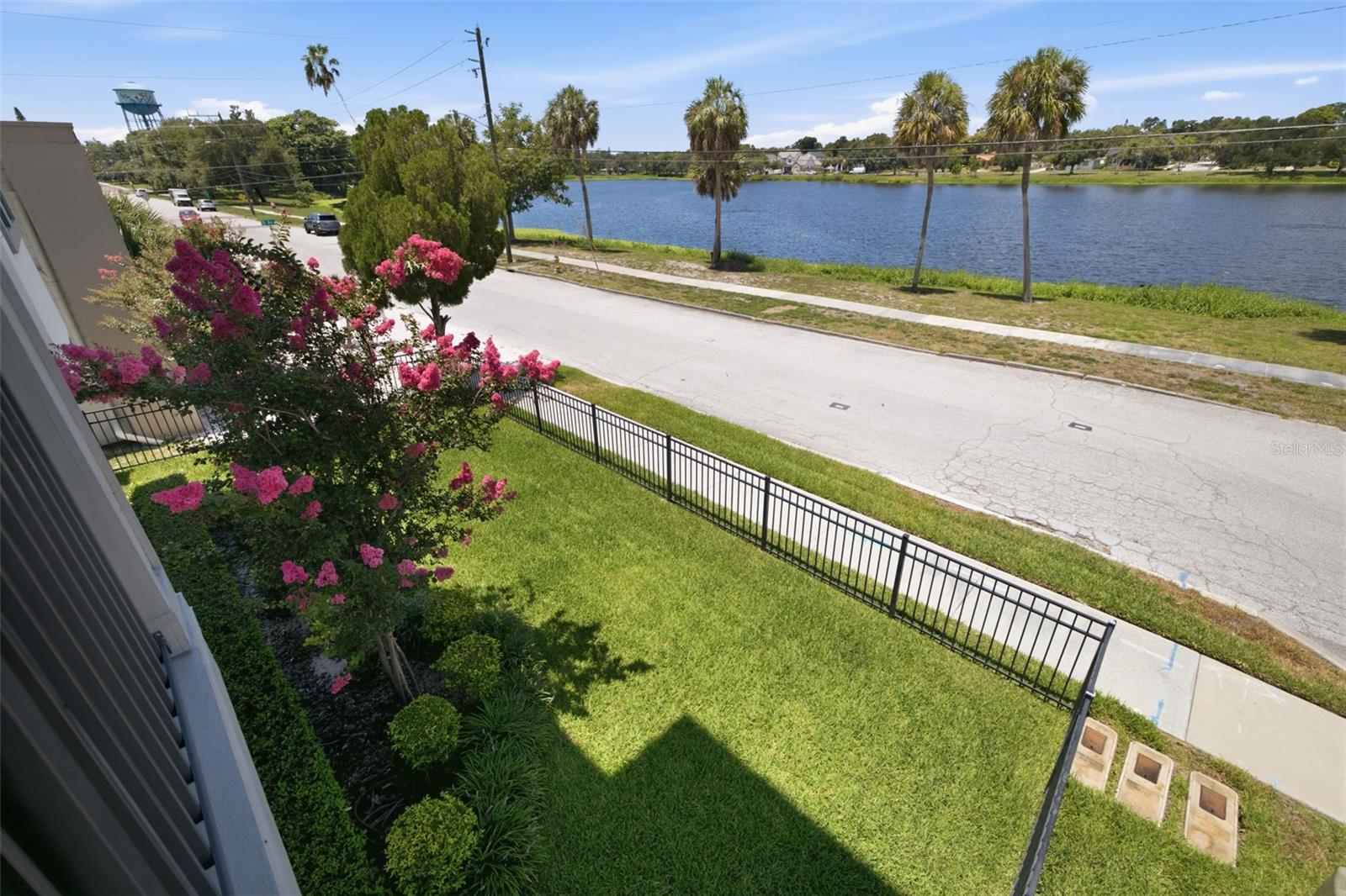 UPTOWN CRESCENT LAKE - Residential