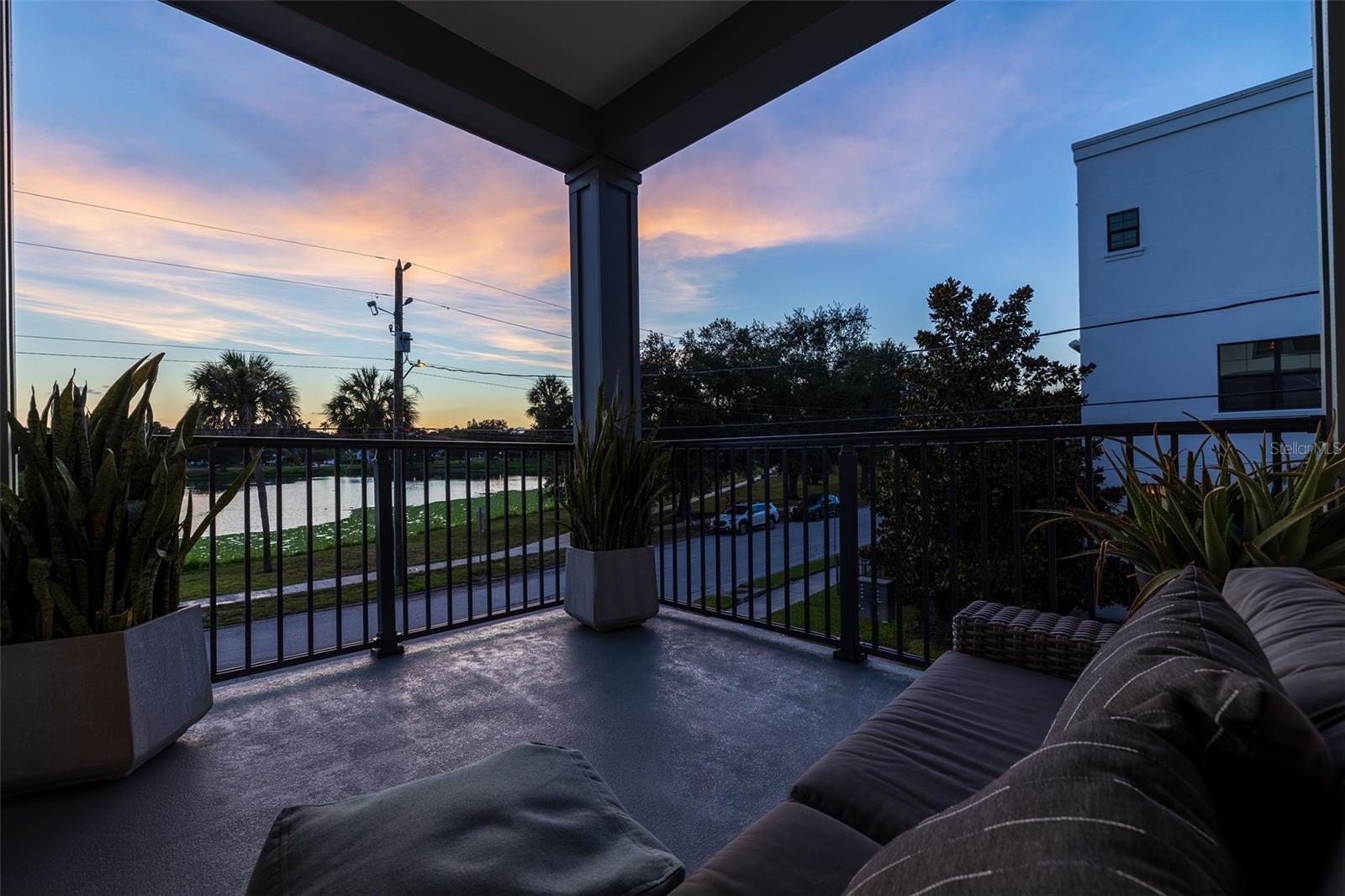 UPTOWN CRESCENT LAKE - Residential