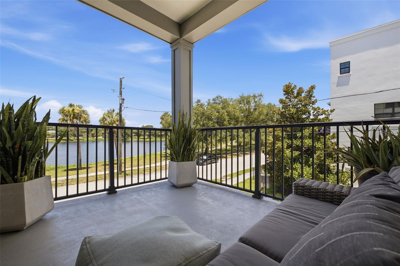 UPTOWN CRESCENT LAKE - Residential