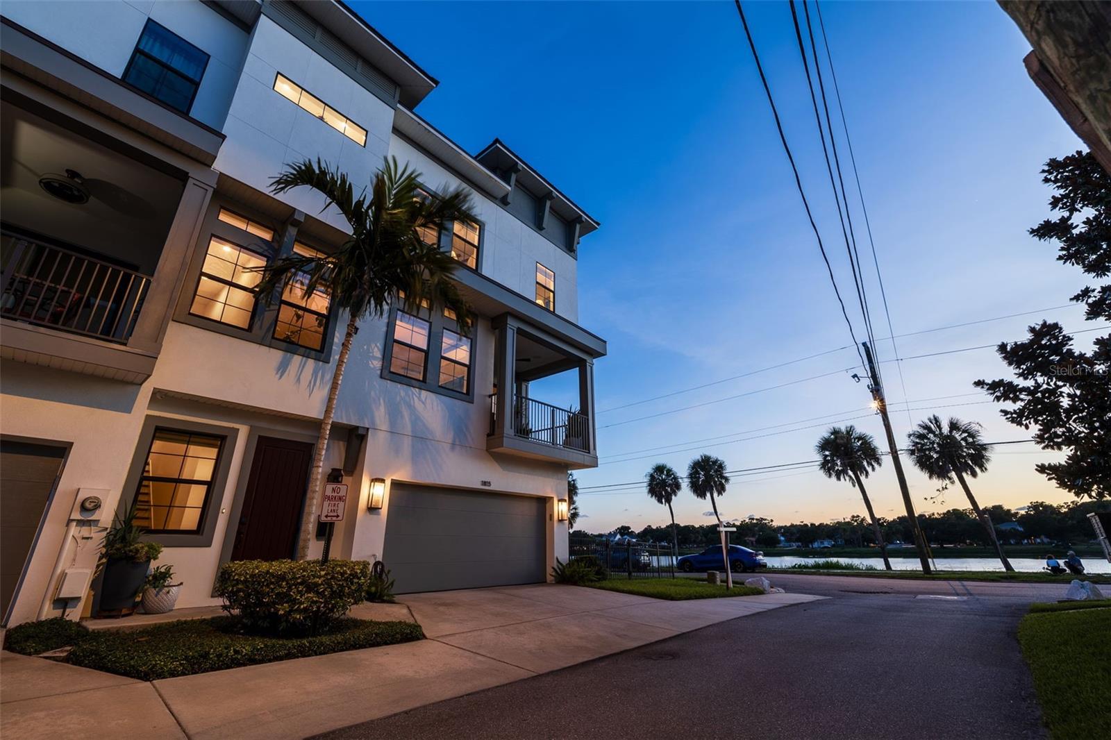 UPTOWN CRESCENT LAKE - Residential