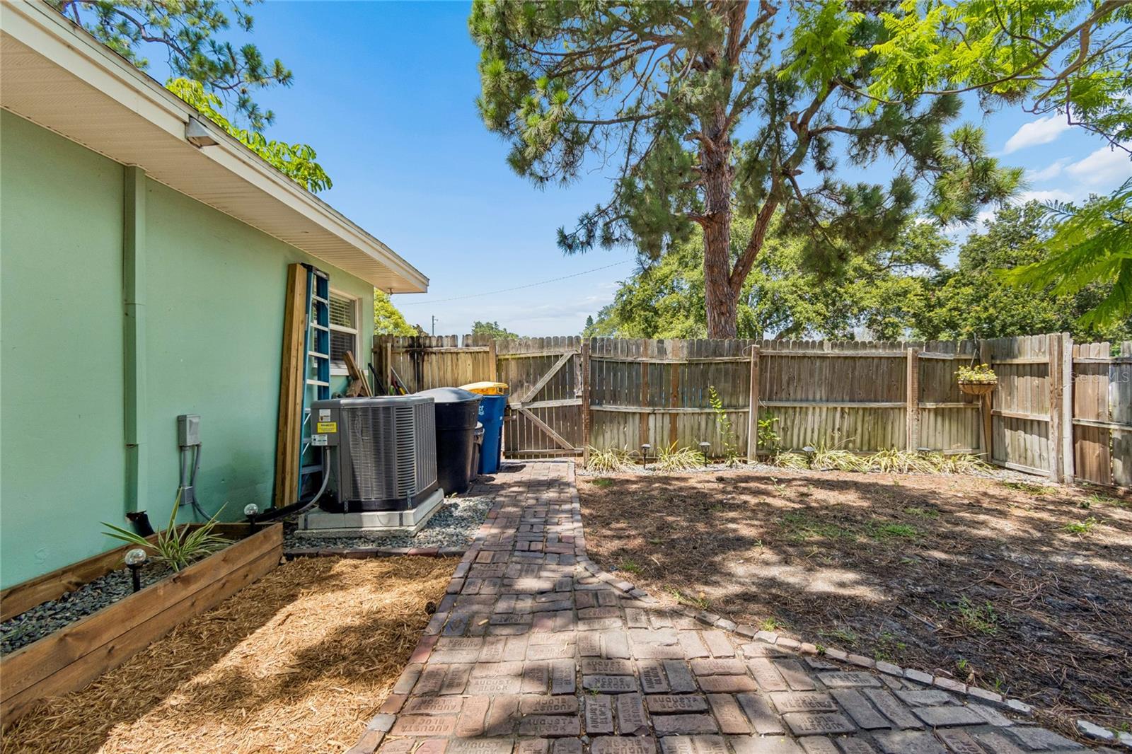 BROOKHILL - Residential