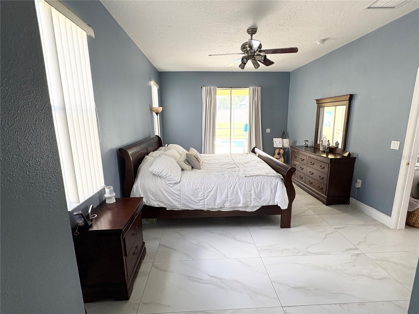 CALABAY PARC AT TOWER LAKE - Residential