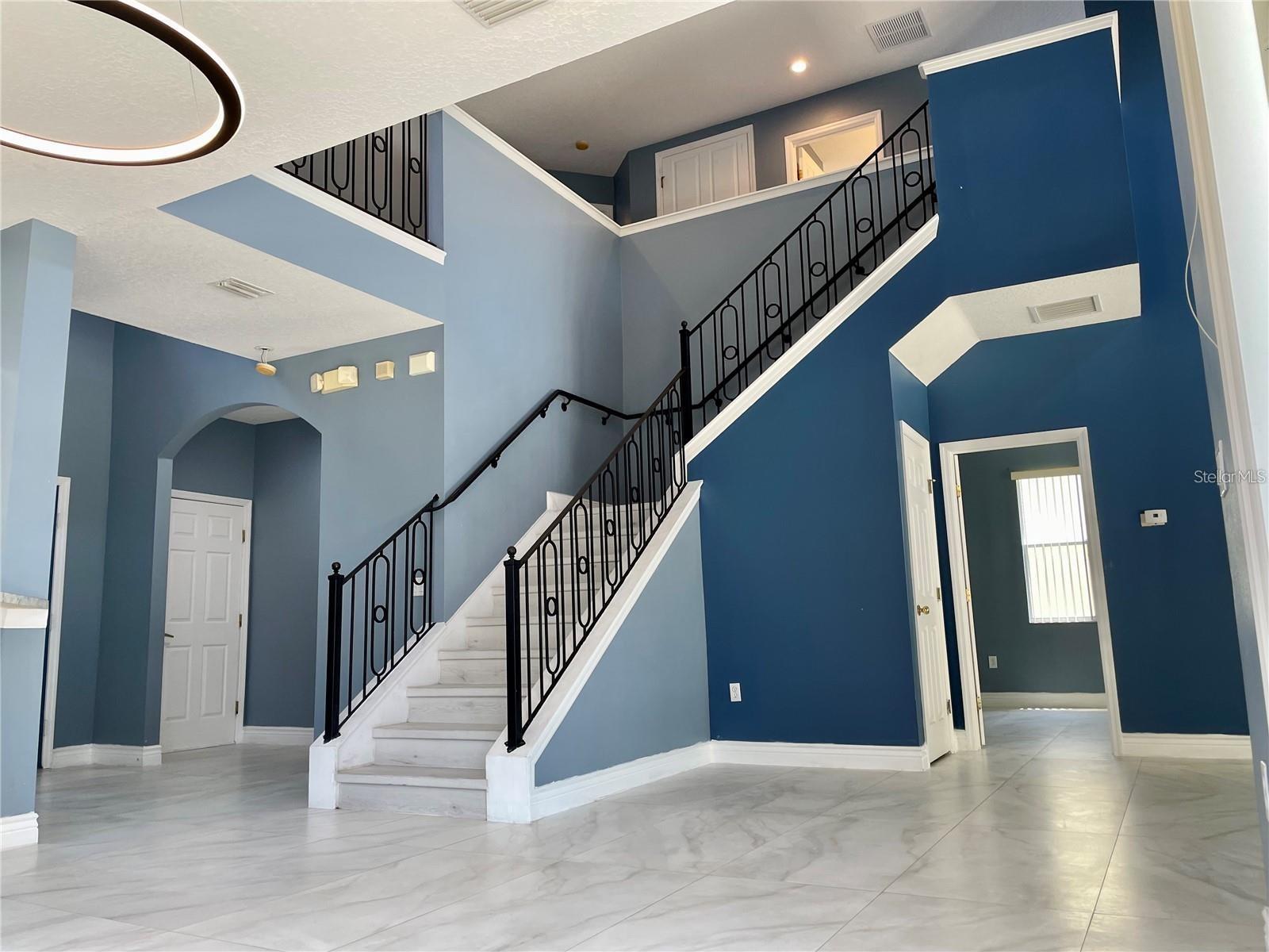 CALABAY PARC AT TOWER LAKE - Residential