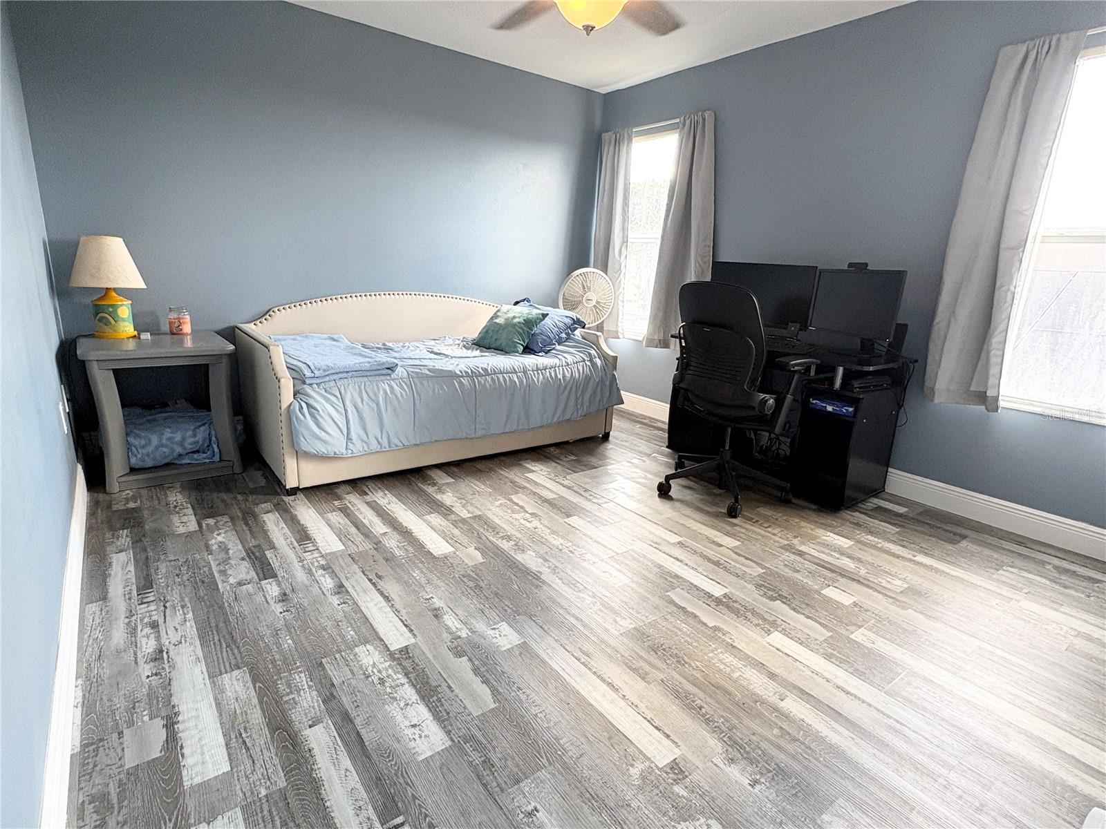 CALABAY PARC AT TOWER LAKE - Residential