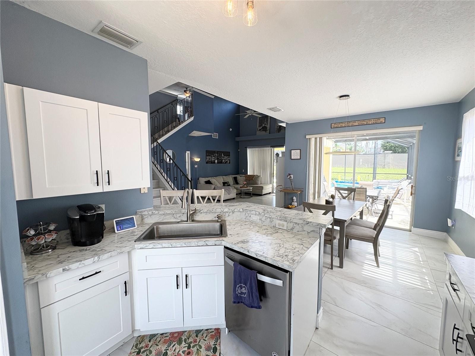CALABAY PARC AT TOWER LAKE - Residential