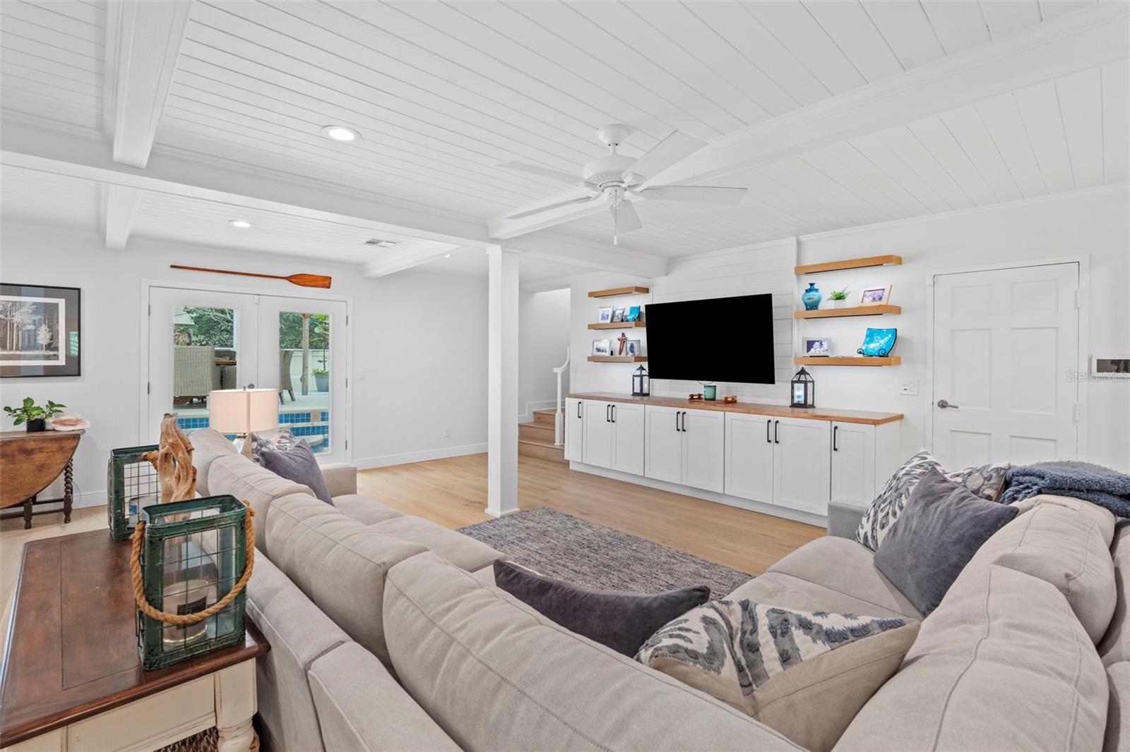 DAVIS ISLANDS PB10 PG52 TO 57 - Residential