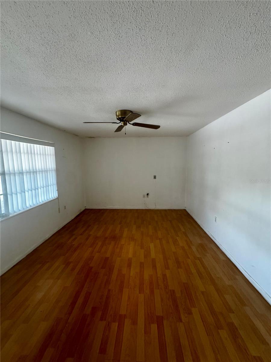 CHATEAU DE VILLE CONDO PH 02 - Residential