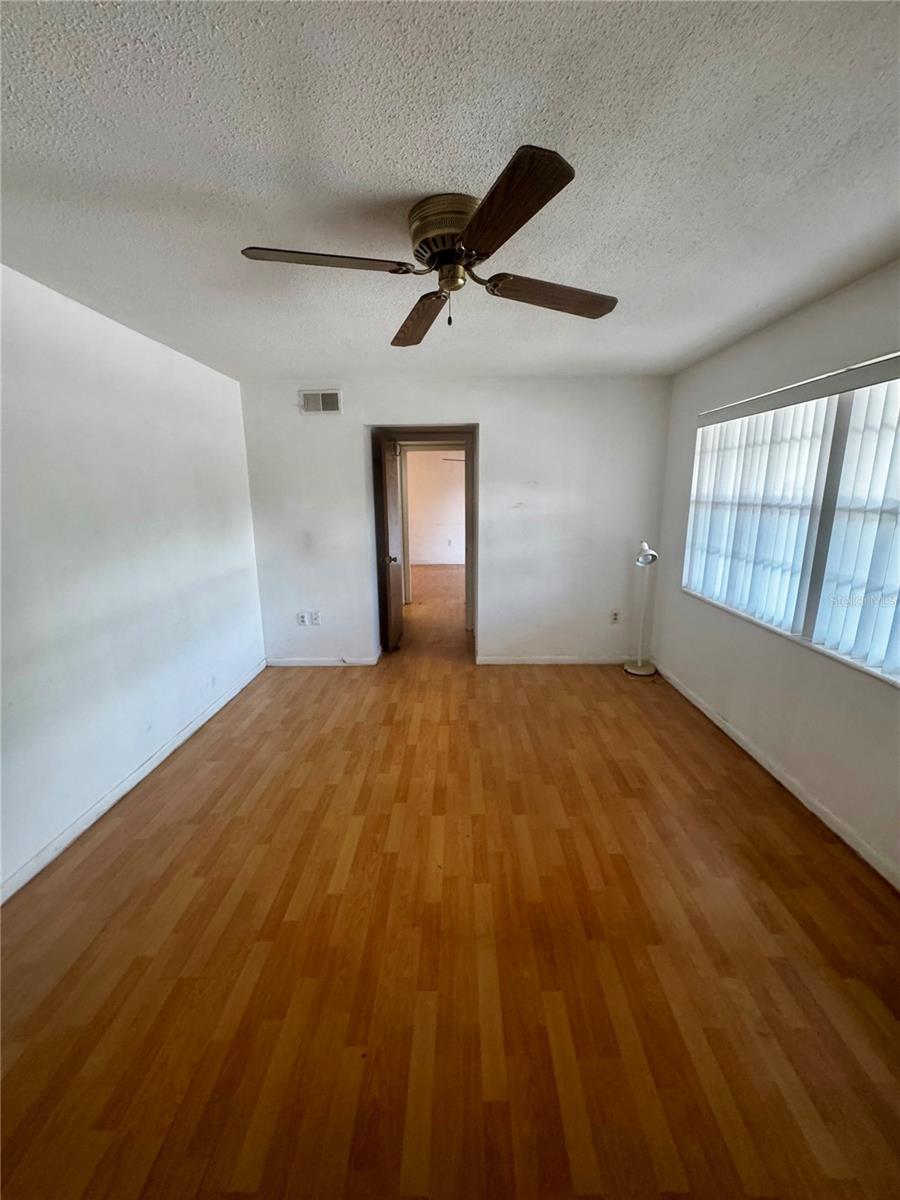 CHATEAU DE VILLE CONDO PH 02 - Residential