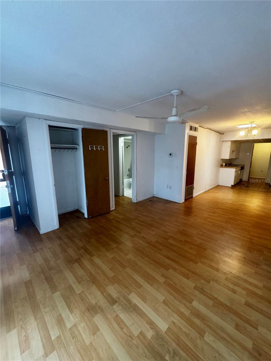 CHATEAU DE VILLE CONDO PH 02 - Residential