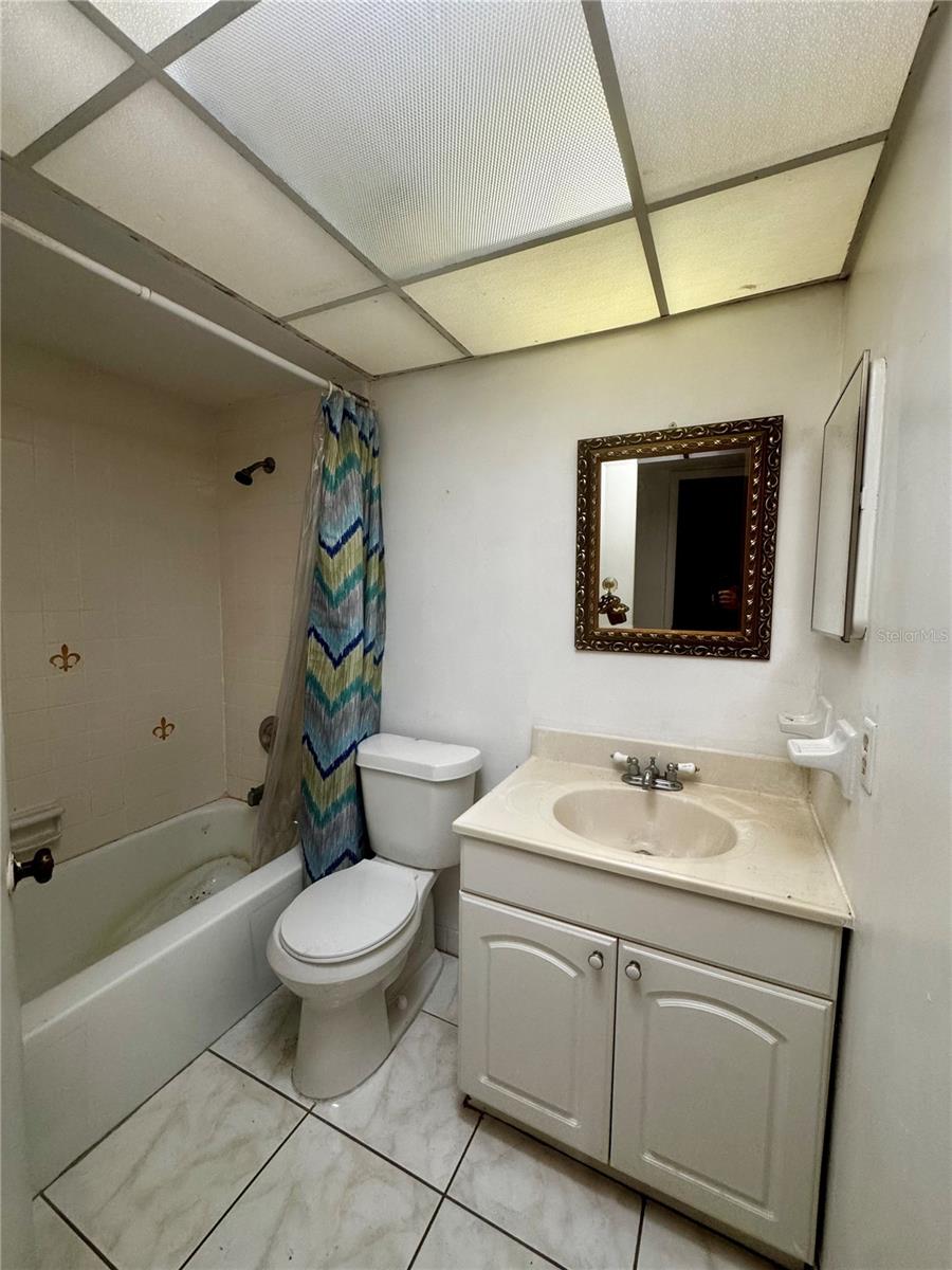 CHATEAU DE VILLE CONDO PH 02 - Residential