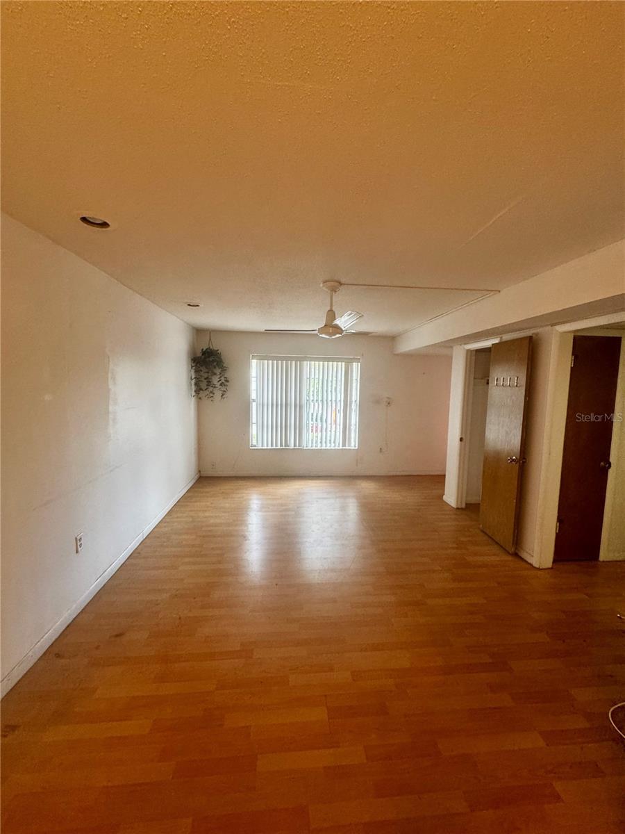 CHATEAU DE VILLE CONDO PH 02 - Residential