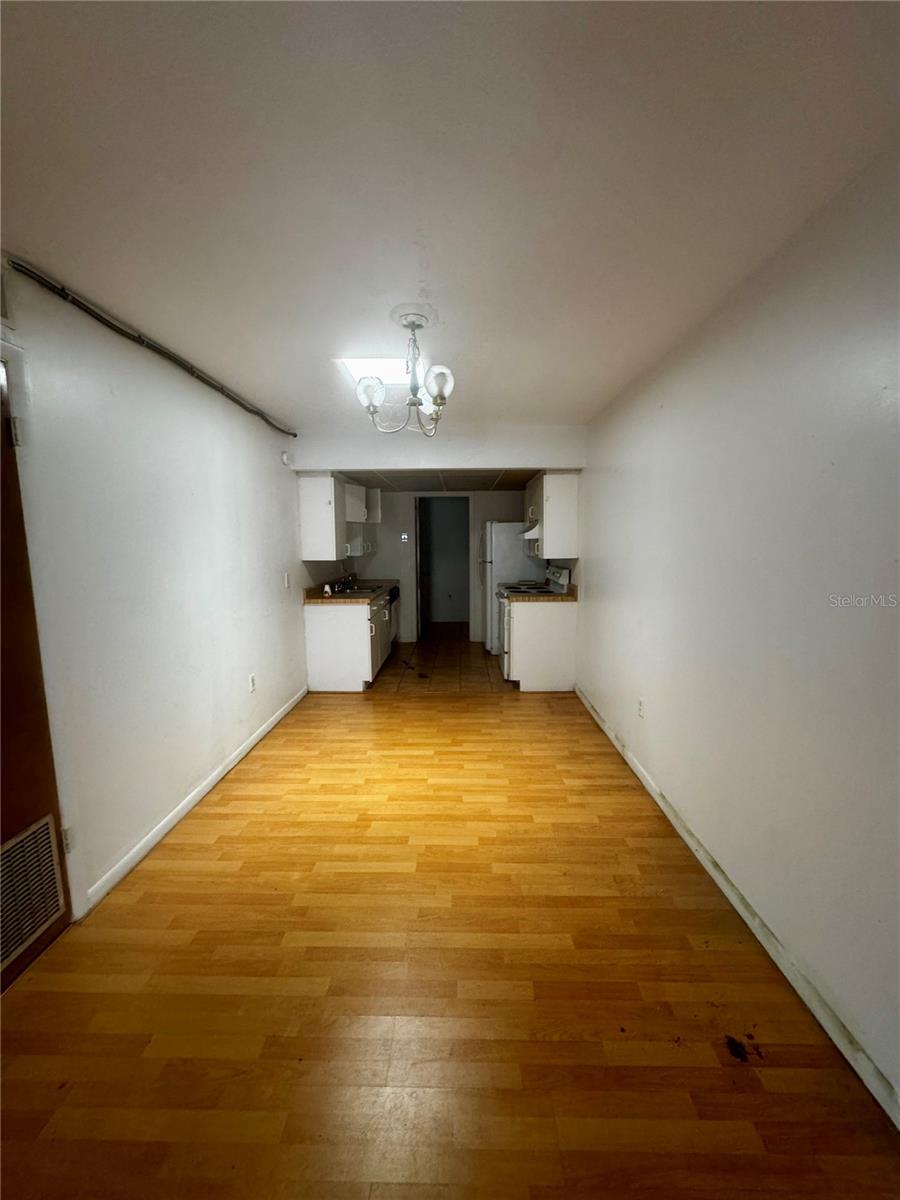 CHATEAU DE VILLE CONDO PH 02 - Residential
