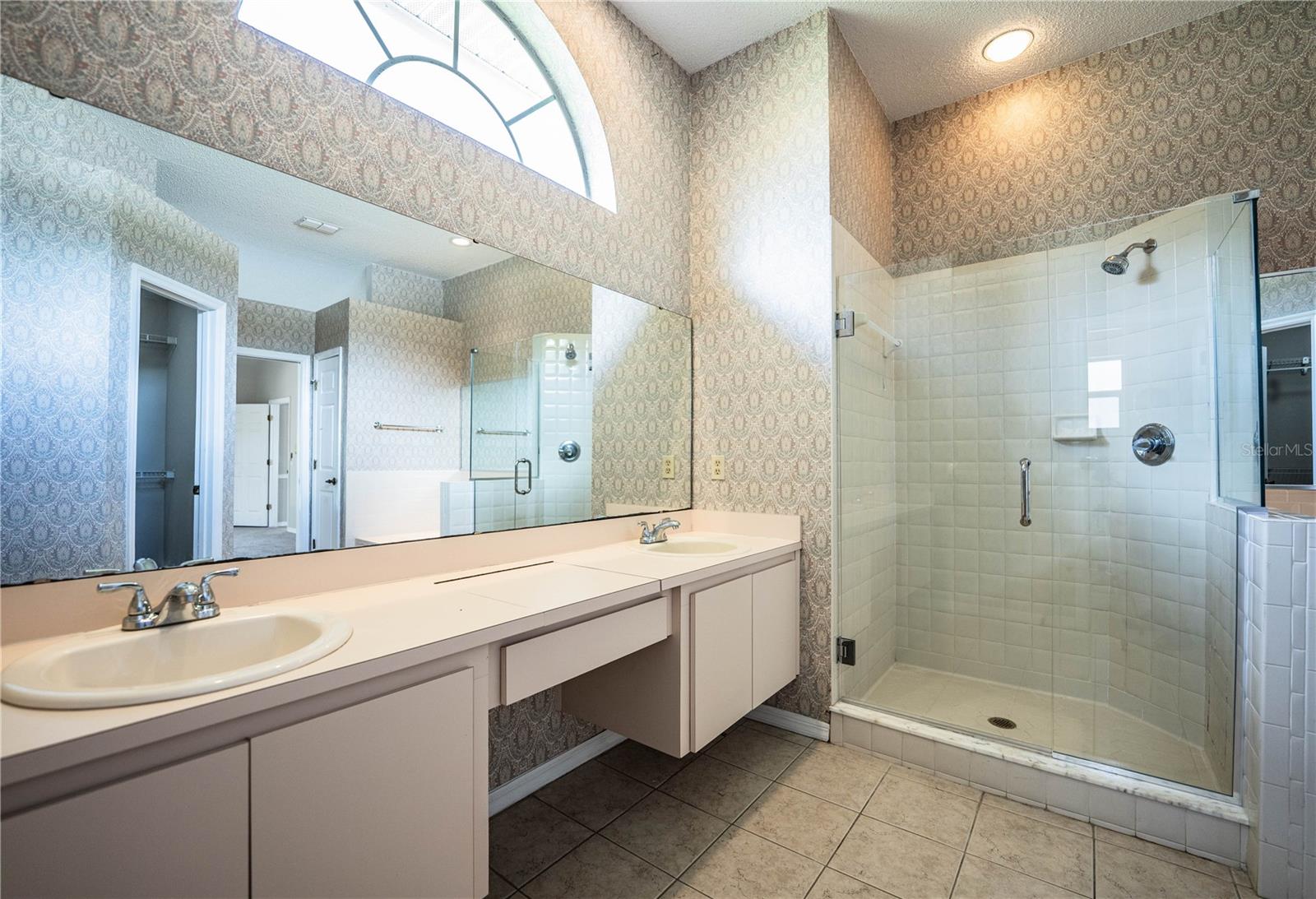 DEER BROOKE SOUTH - Residential Lease