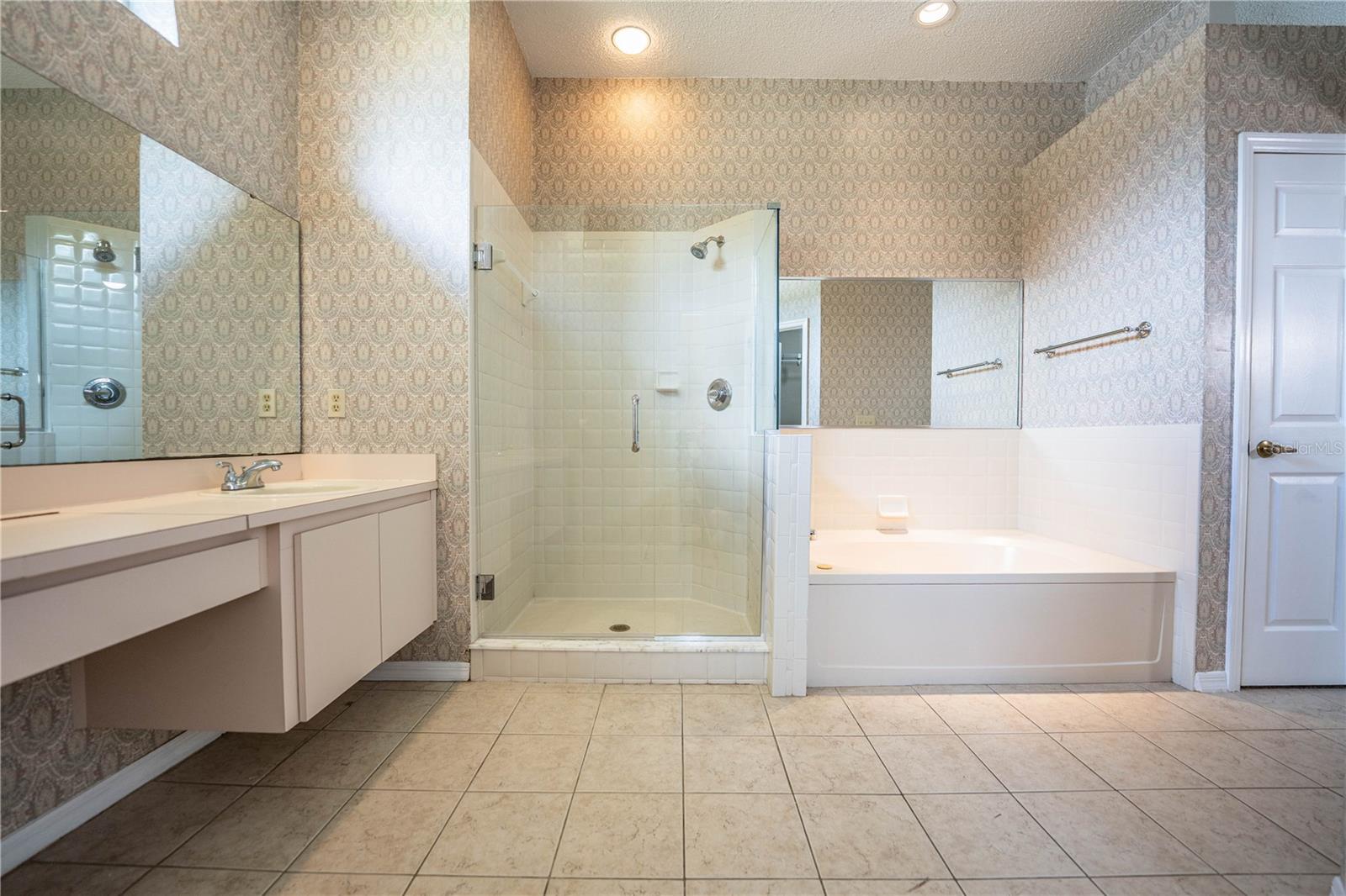 DEER BROOKE SOUTH - Residential Lease
