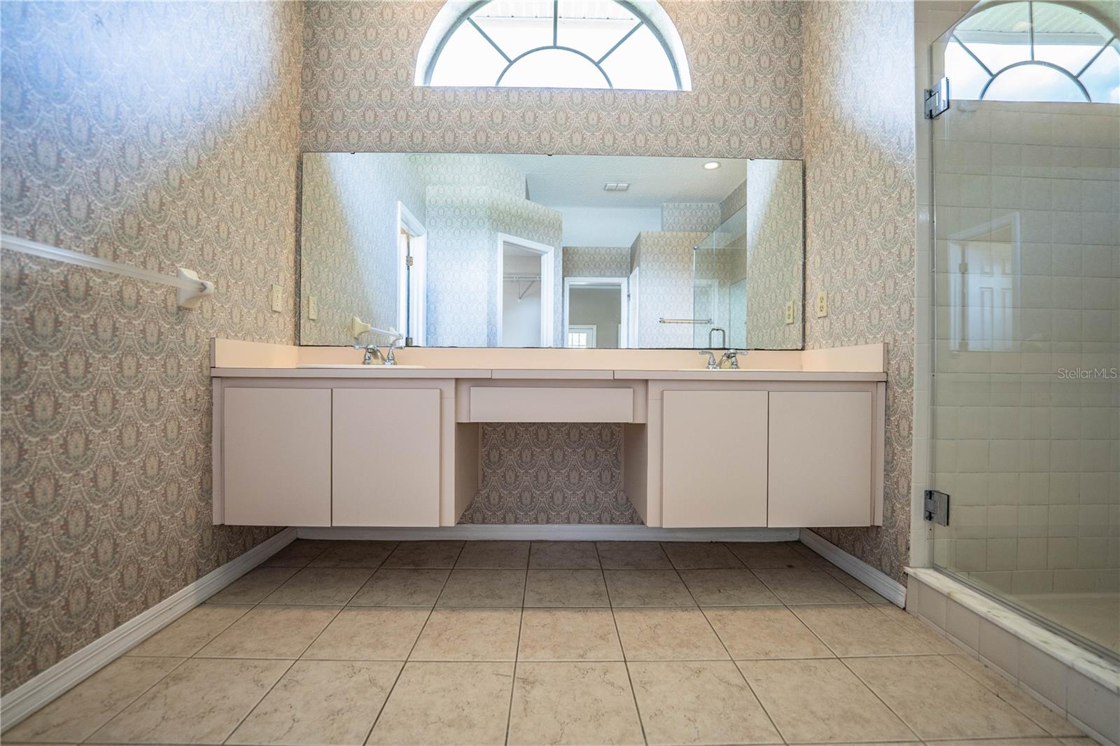 DEER BROOKE SOUTH - Residential Lease