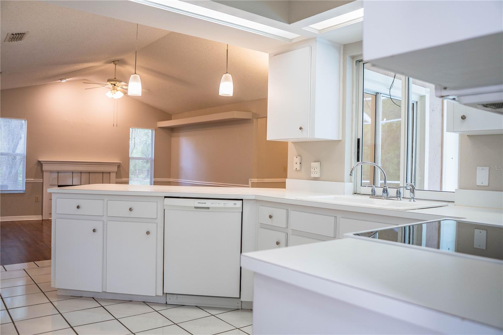 DEER BROOKE SOUTH - Residential Lease