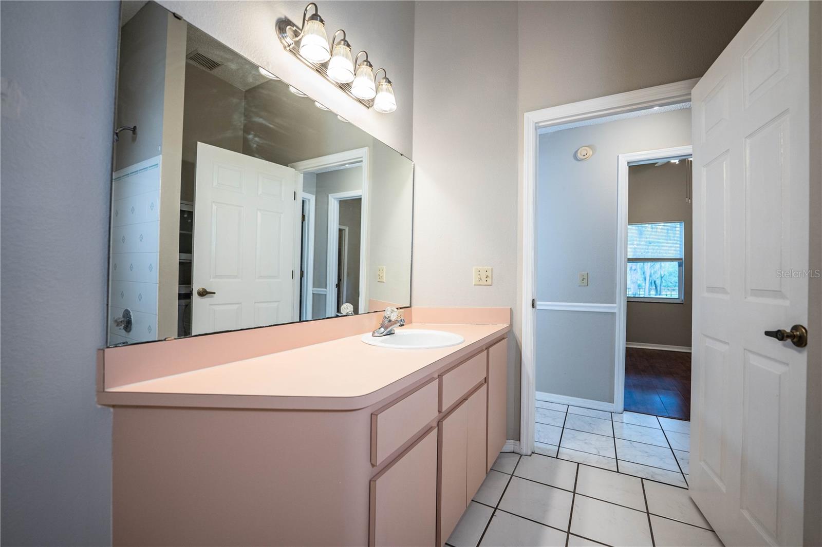 DEER BROOKE SOUTH - Residential Lease