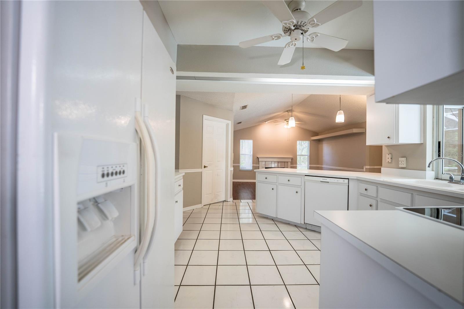 DEER BROOKE SOUTH - Residential Lease
