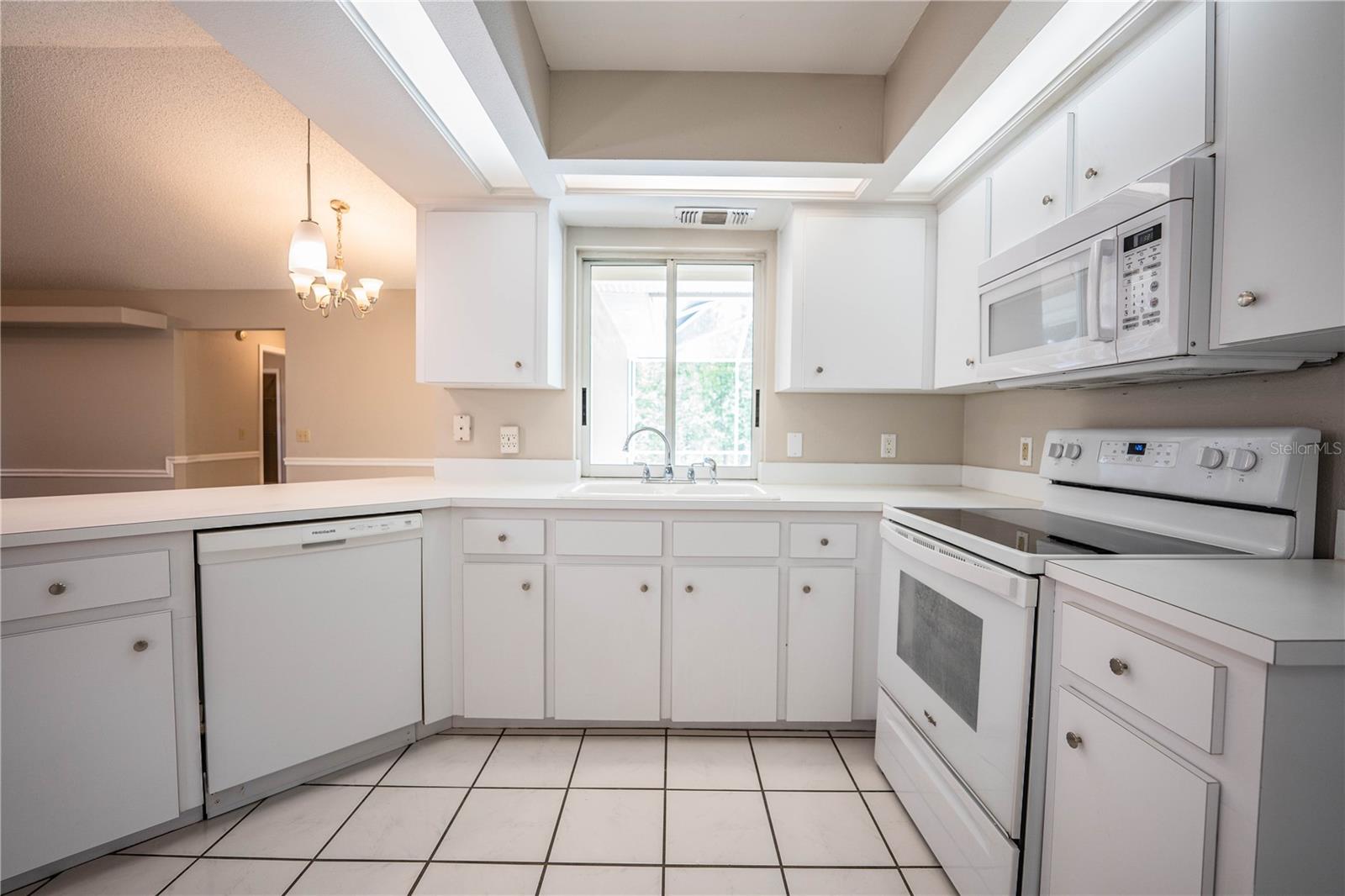 DEER BROOKE SOUTH - Residential Lease