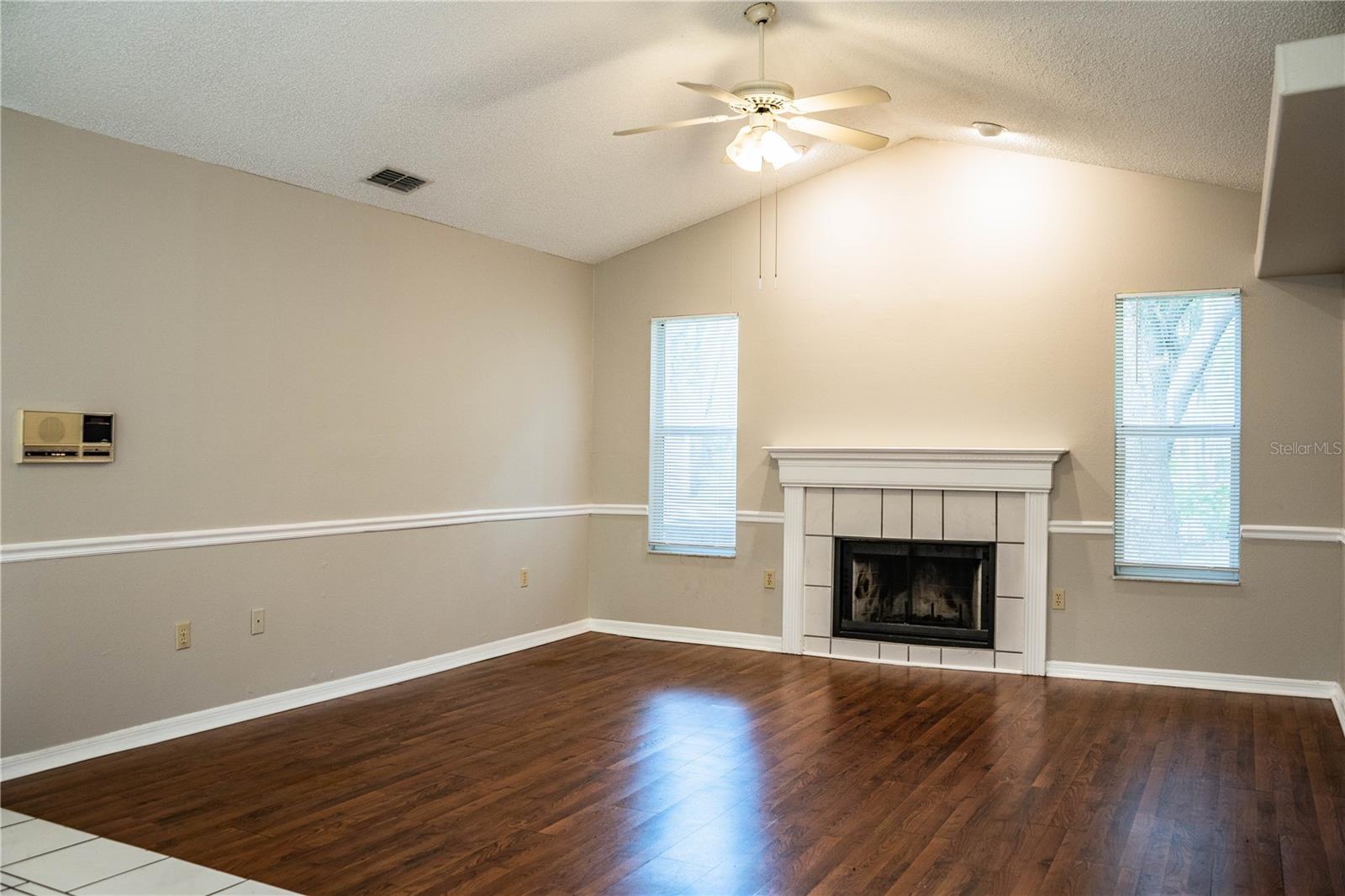 DEER BROOKE SOUTH - Residential Lease