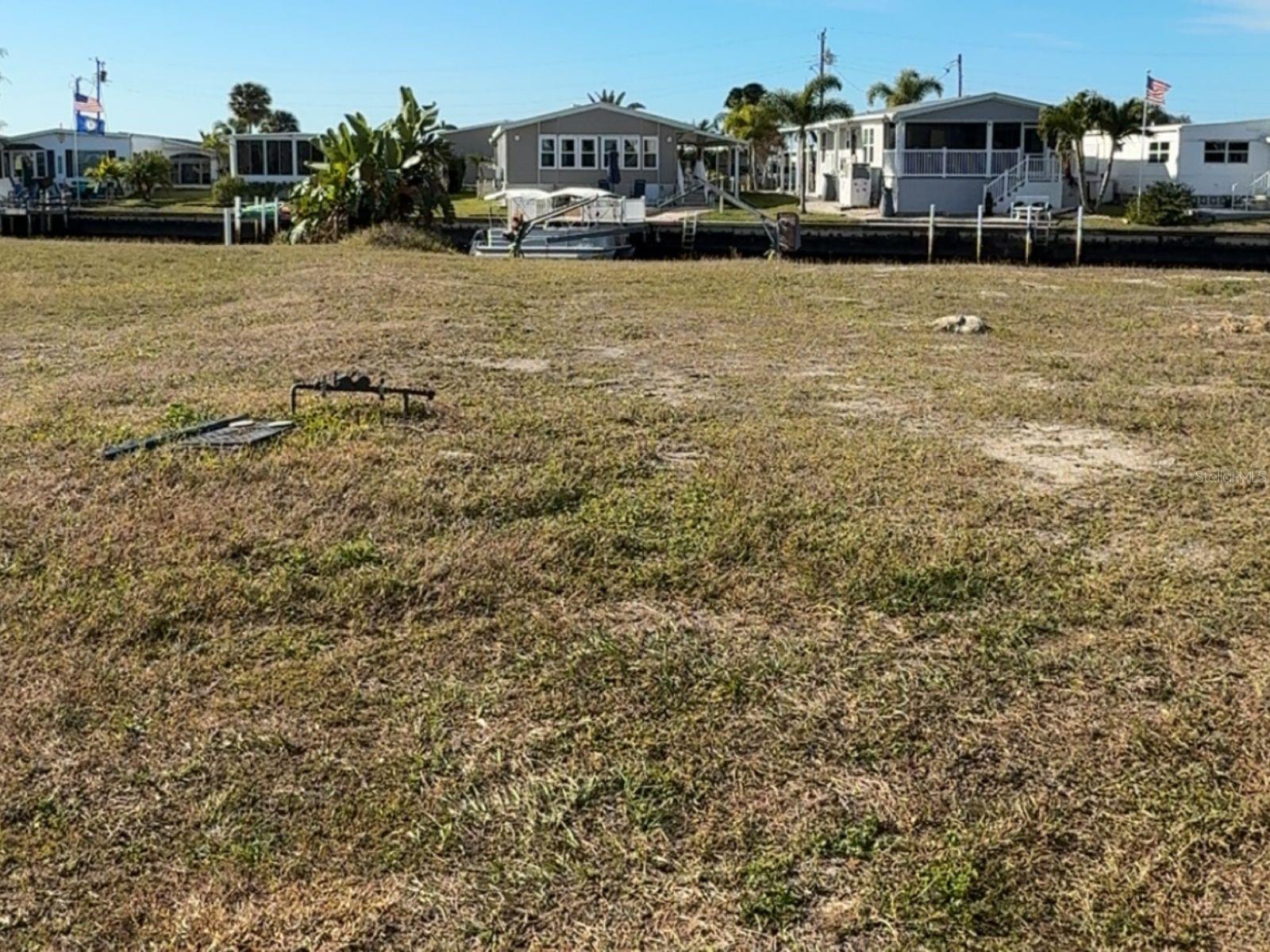 TRAILER ACRES - Land