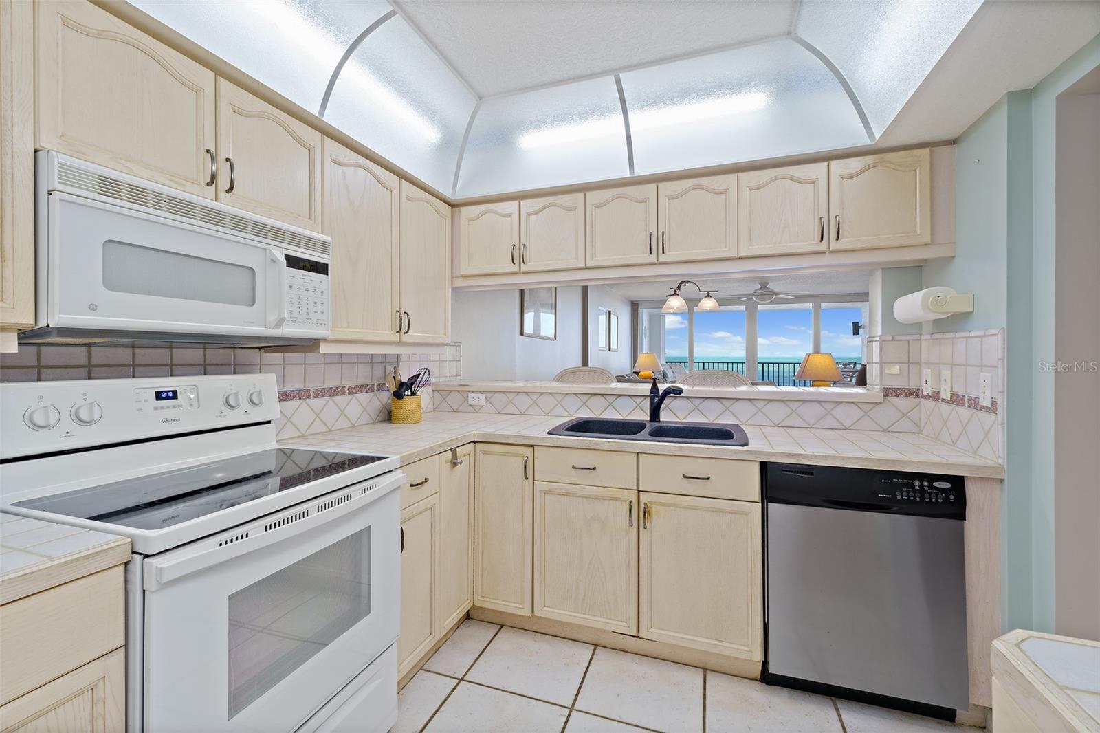 MAJESTIC SEAS CONDO - Residential