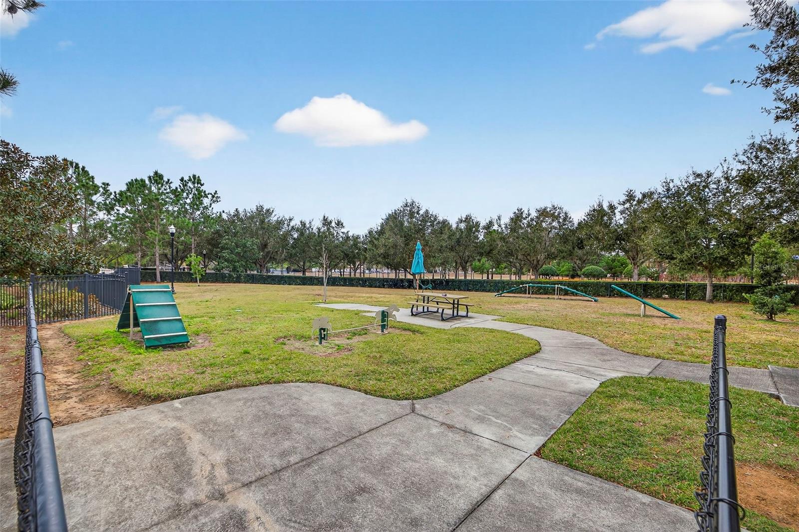 LA COLLINA PH 1A - Residential Lease