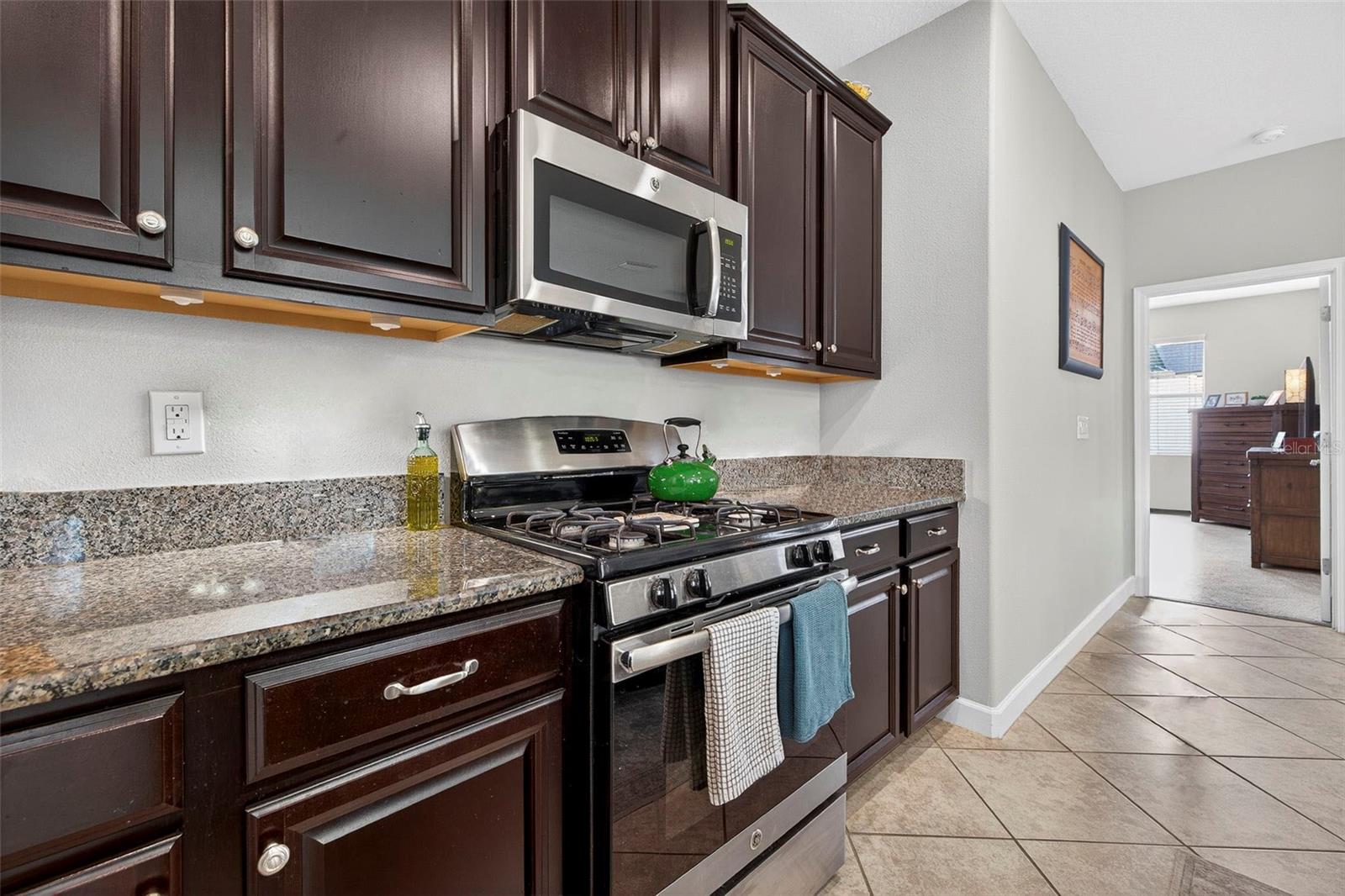LA COLLINA PH 1A - Residential Lease