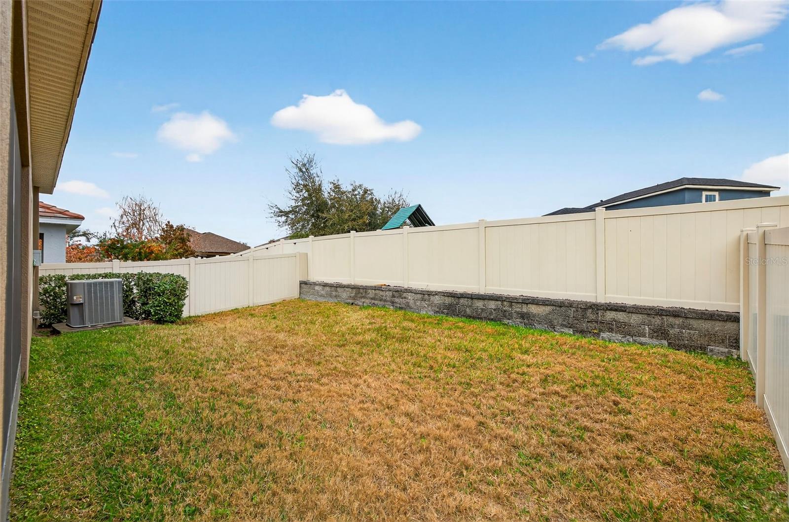 LA COLLINA PH 1A - Residential Lease