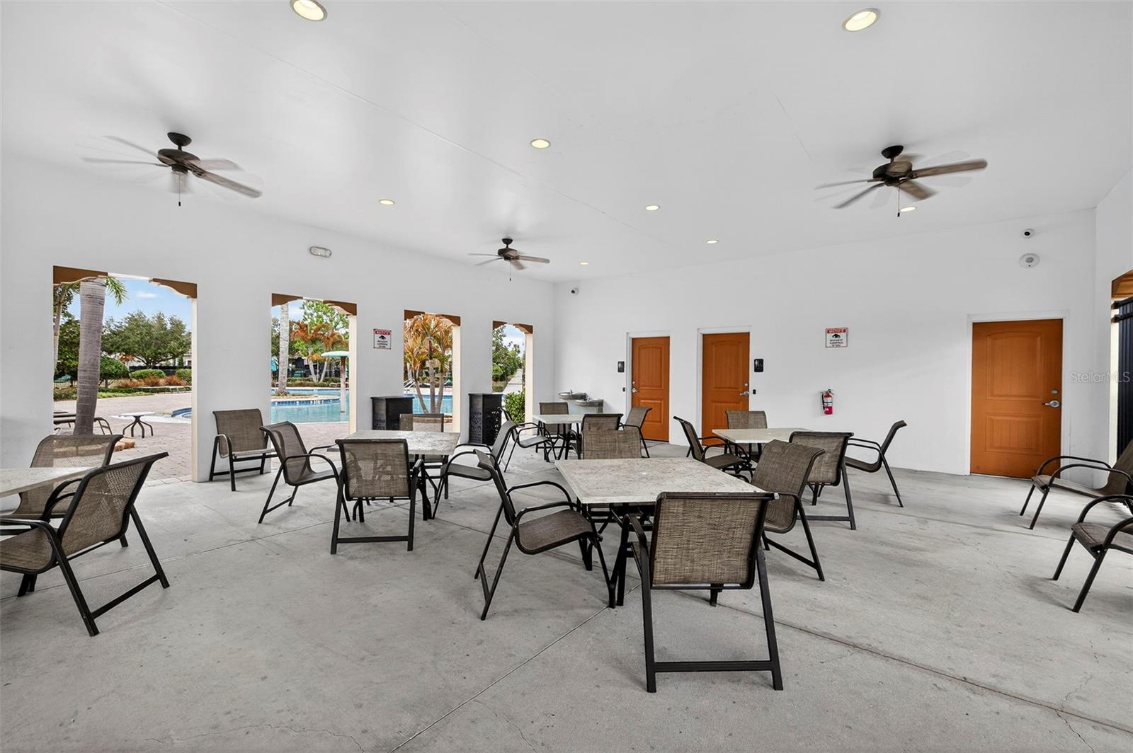 LA COLLINA PH 1A - Residential Lease