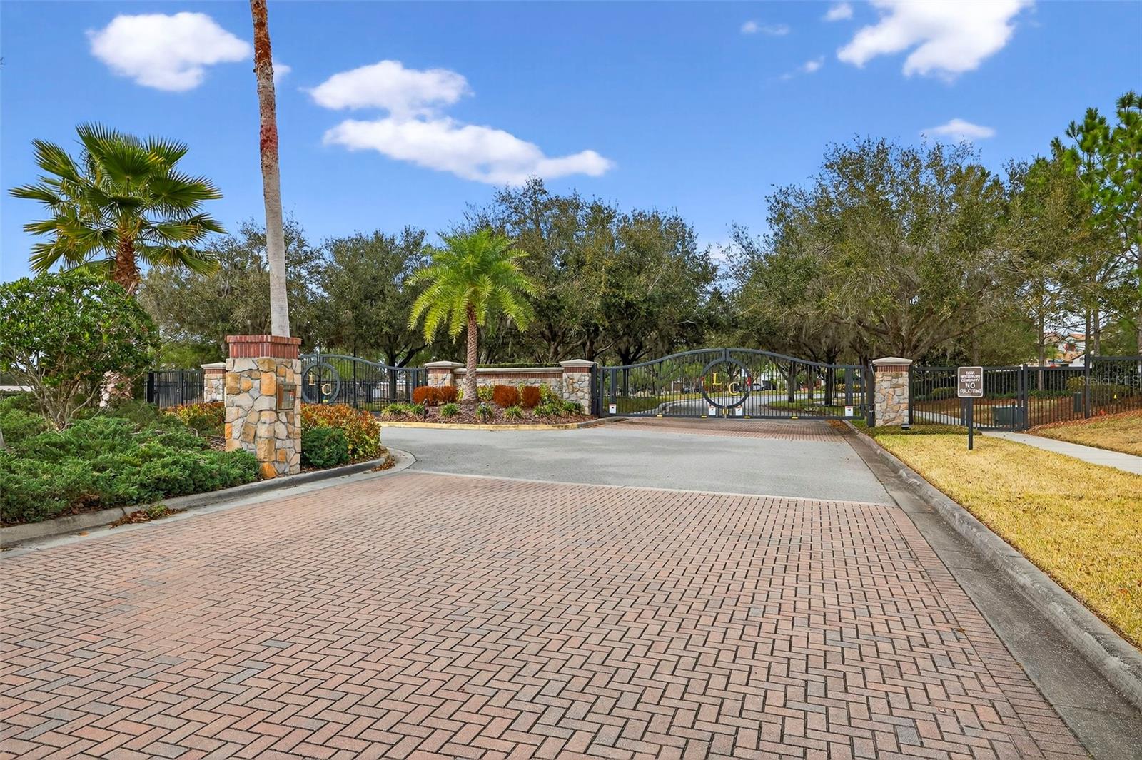 LA COLLINA PH 1A - Residential Lease