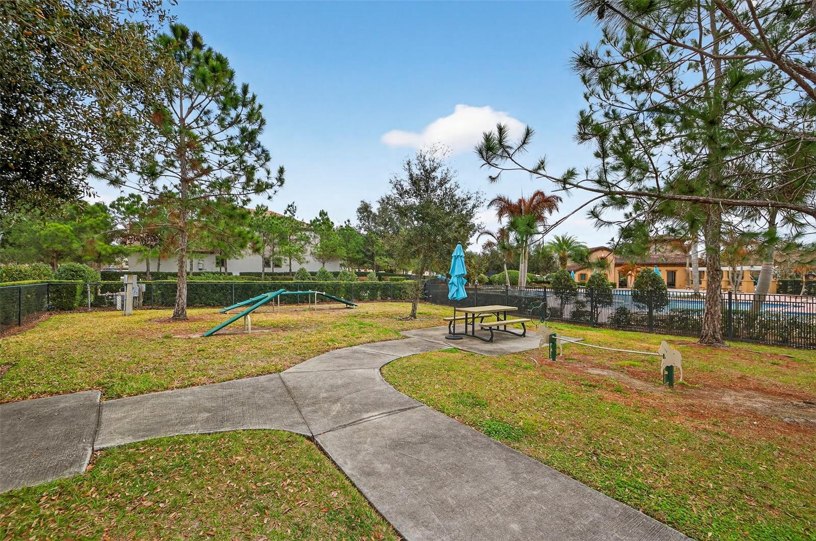LA COLLINA PH 1A - Residential Lease