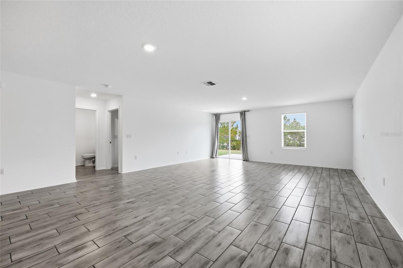 STONEYBROOK HILLS - Residential