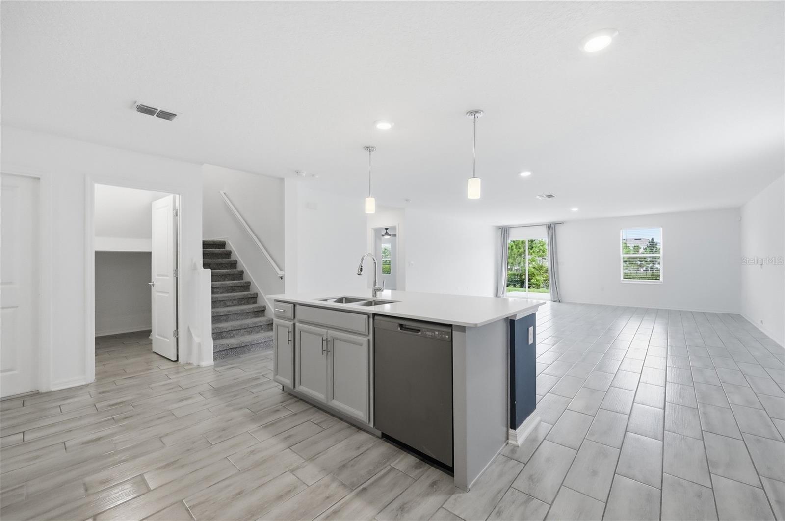 STONEYBROOK HILLS - Residential