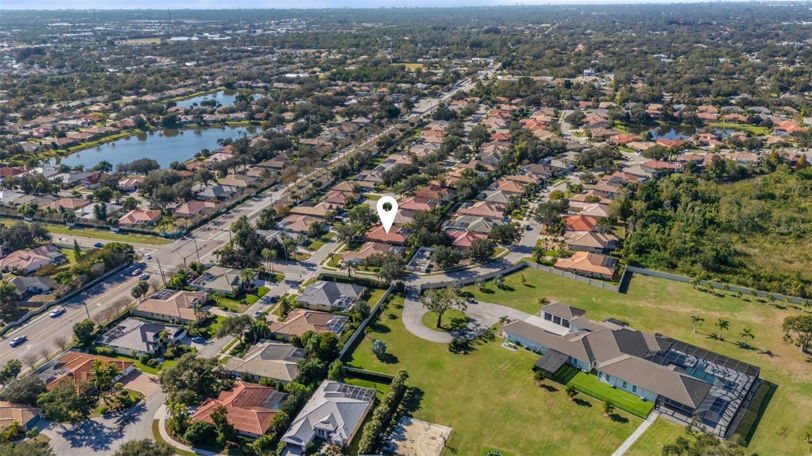 THREE OAKS - Residential