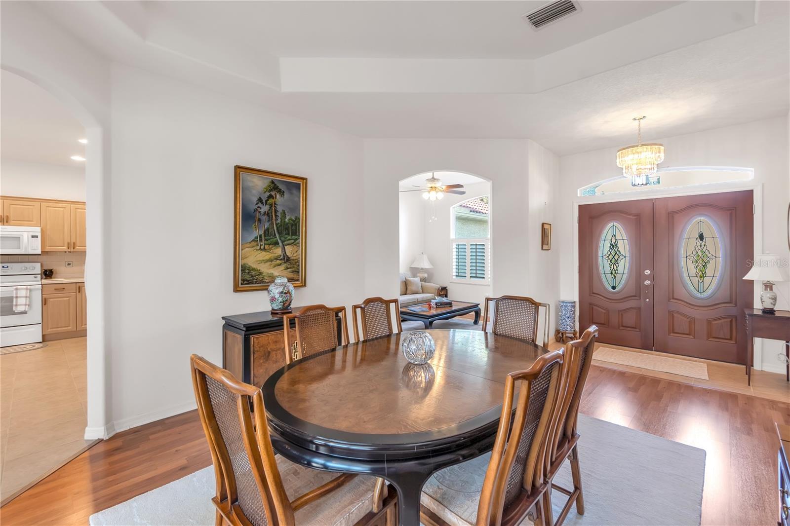 THREE OAKS - Residential
