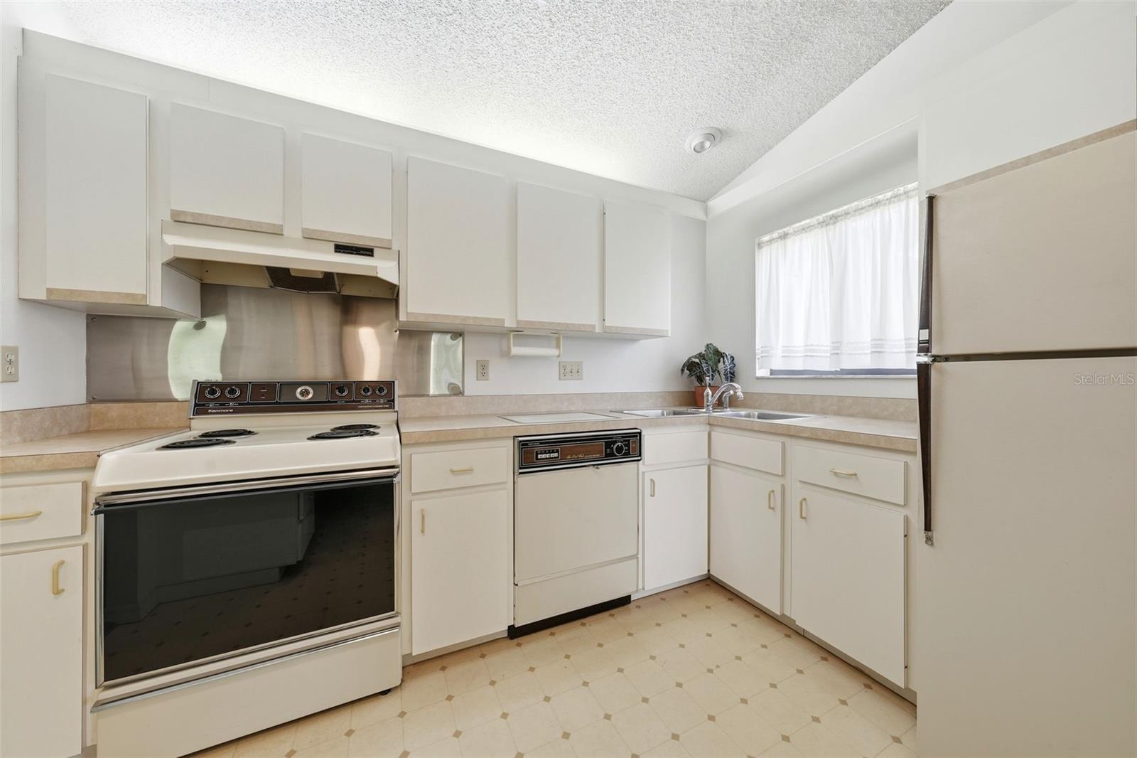 EUSTIS BRIARCLIFF SUB - Residential