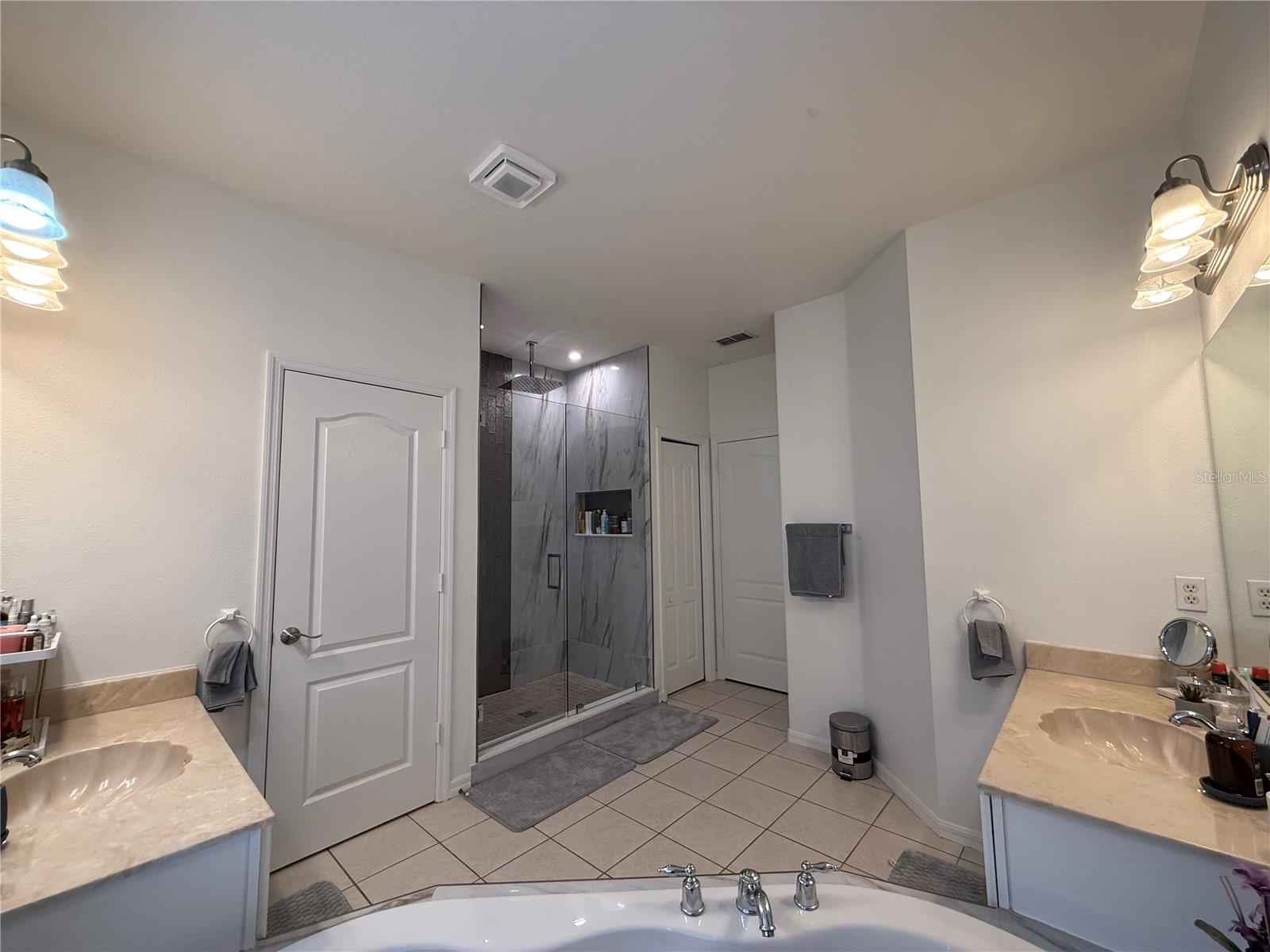 LIVE OAK PRESERVE PH 1B VILLAGE - Residential