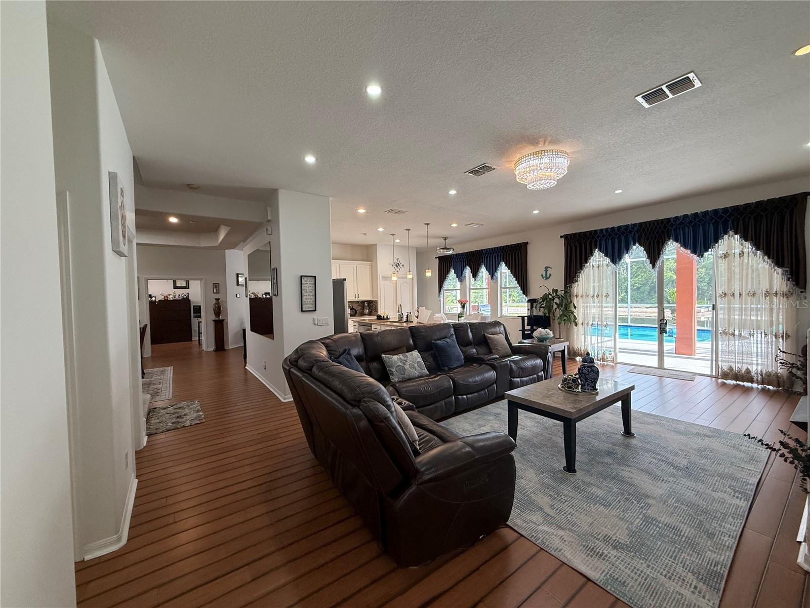 LIVE OAK PRESERVE PH 1B VILLAGE - Residential