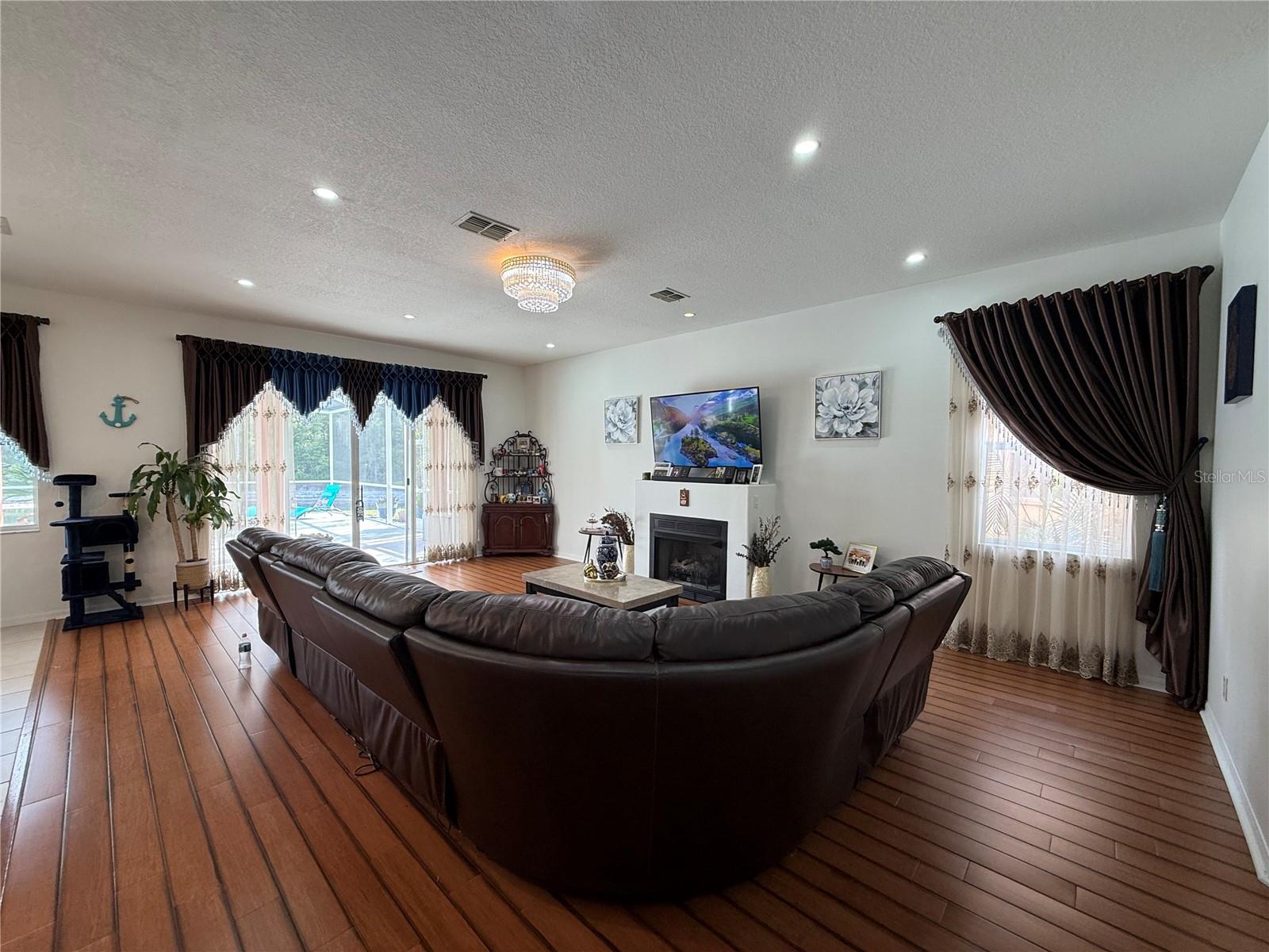 LIVE OAK PRESERVE PH 1B VILLAGE - Residential
