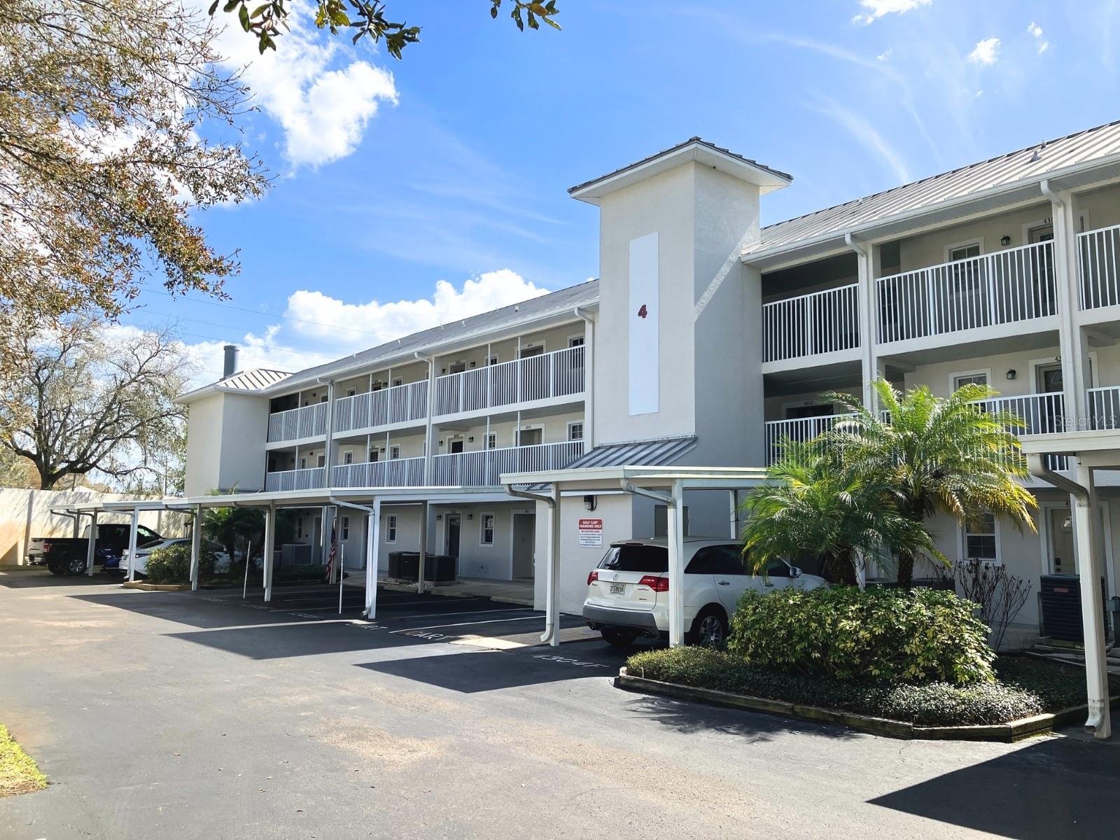 PARADISE LAKES - Residential