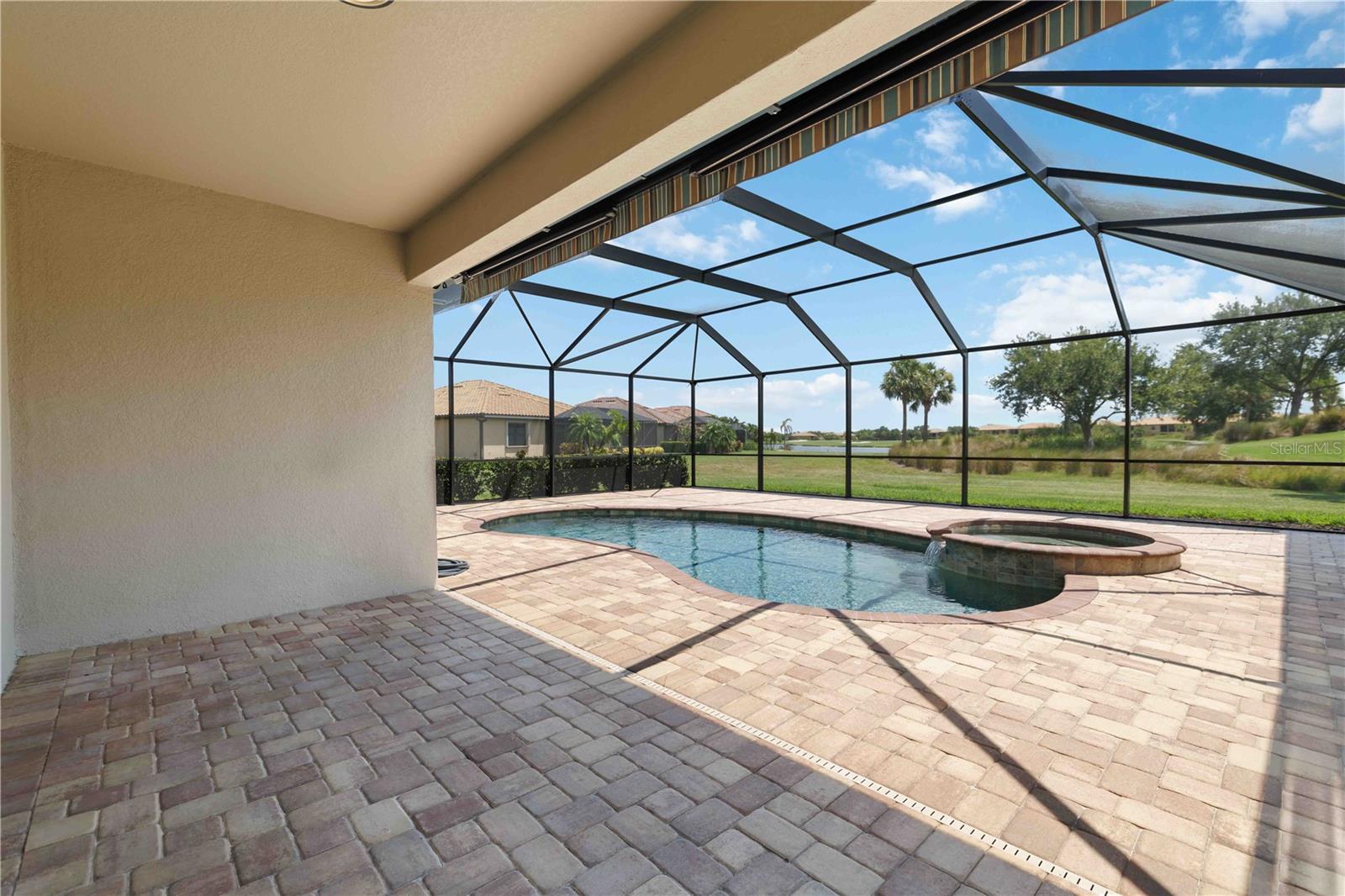 RIVER STRAND - Residential