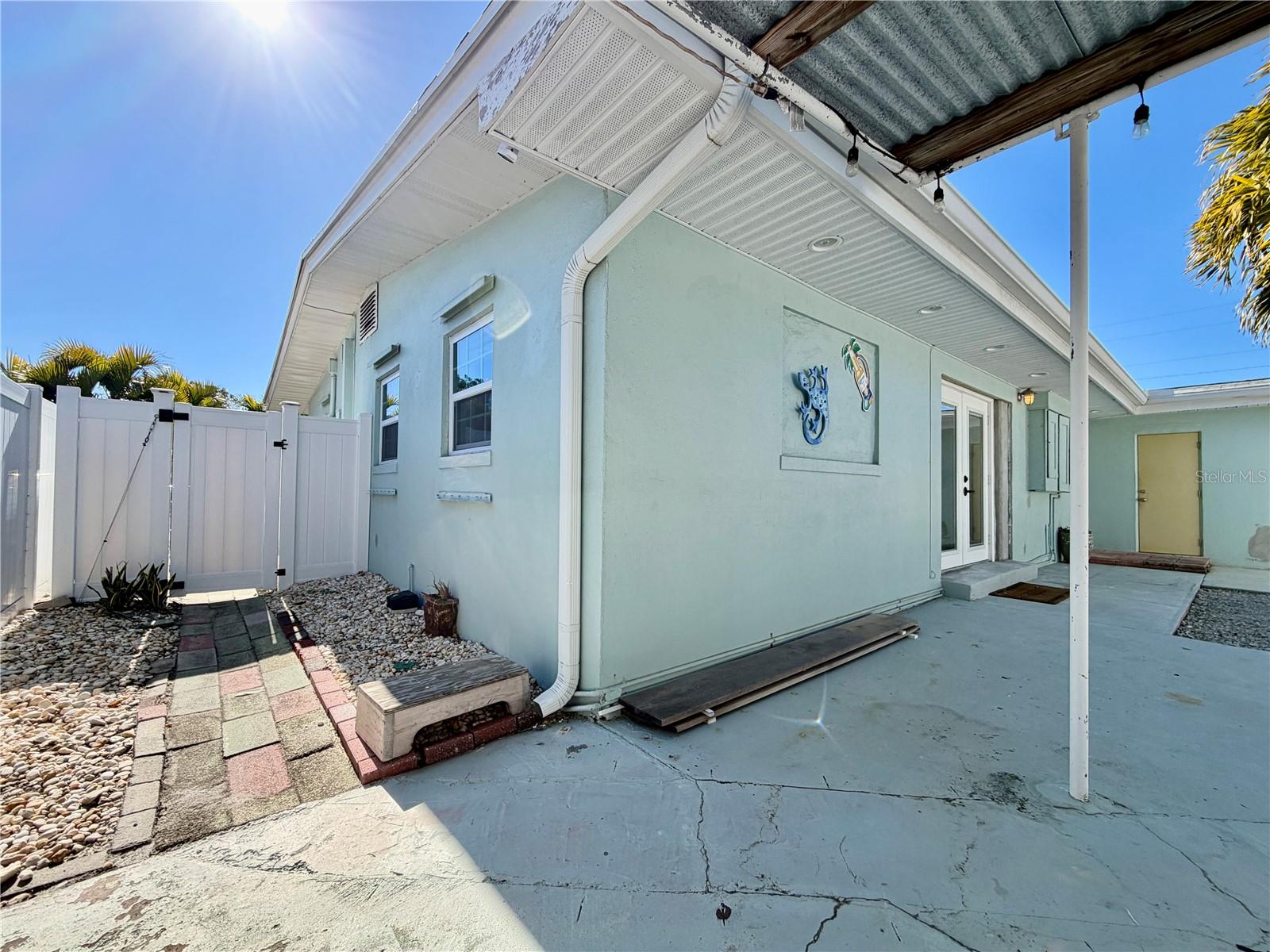 PAGES REP OF MITCHELLS BEACH - Residential Lease